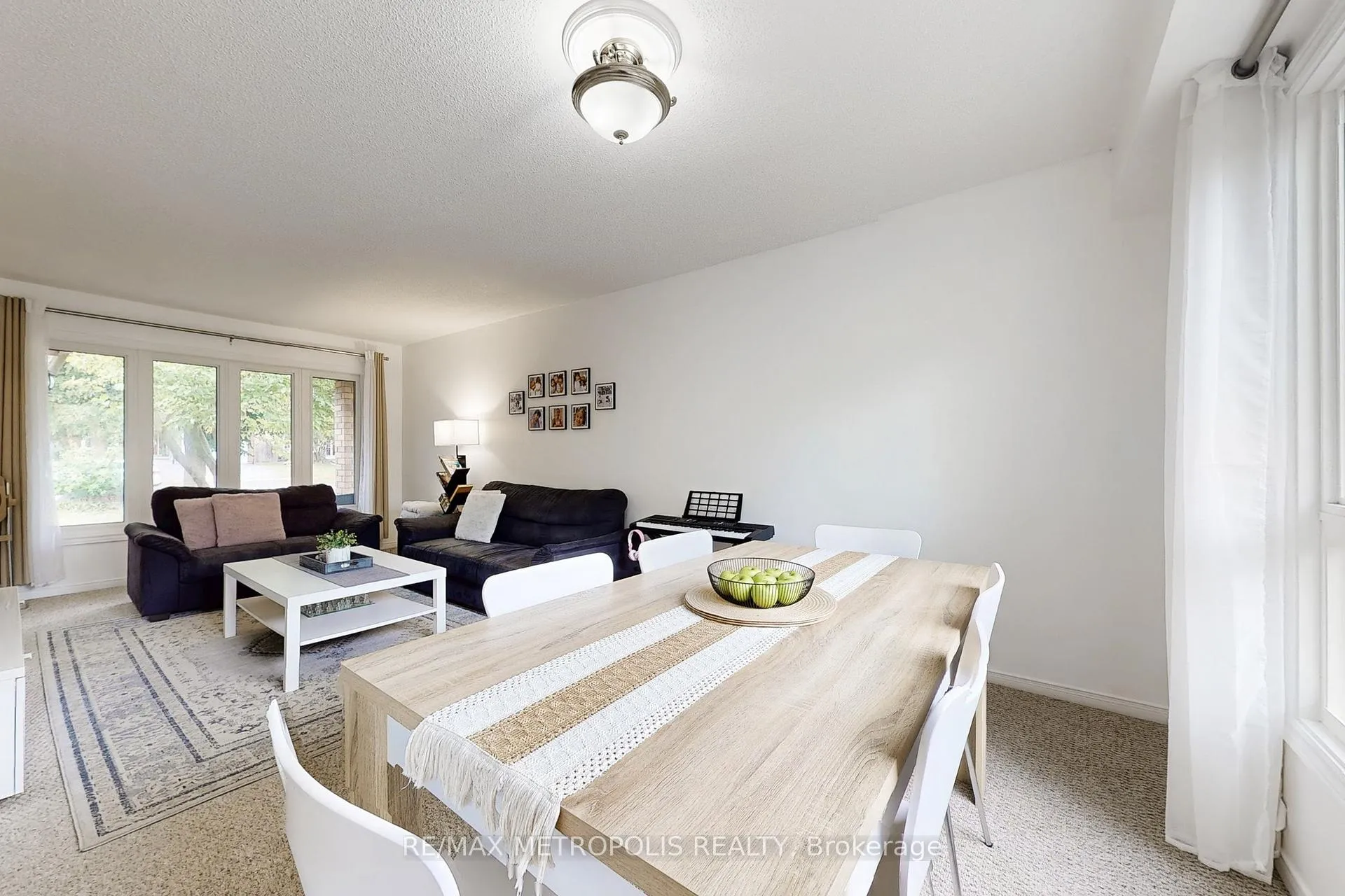 Photo 9 of 55 Garden Drive, Barrie, Allandale Heights — HOMEH