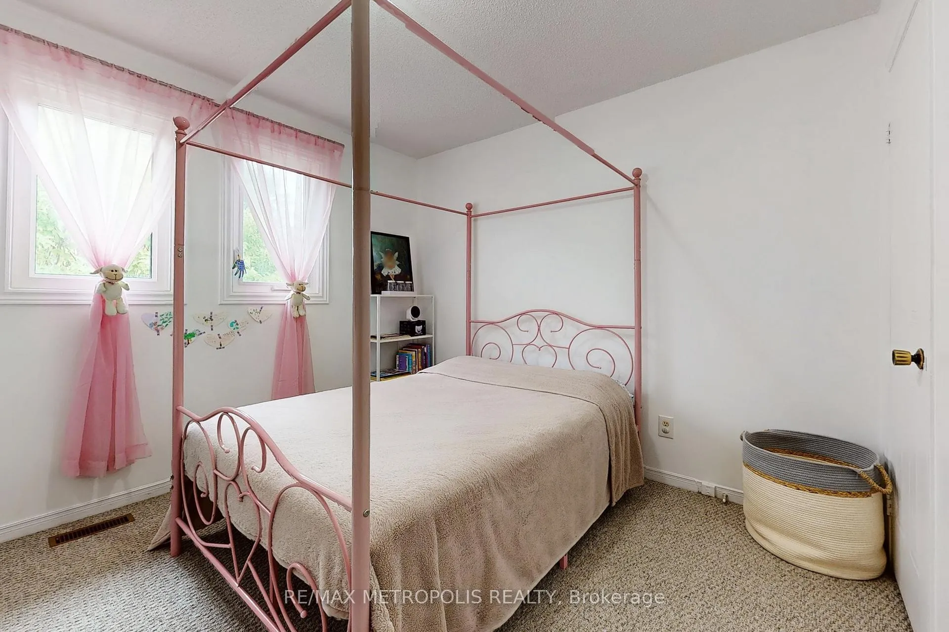 Photo 27 of 55 Garden Drive, Barrie, Allandale Heights — HOMEH