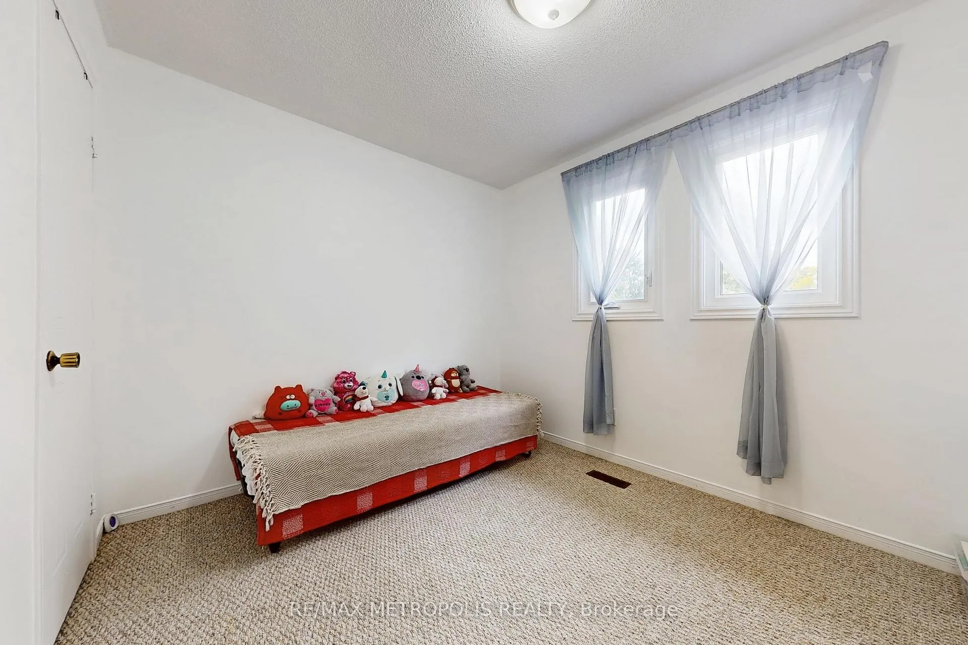 Photo 28 of 55 Garden Drive, Barrie, Allandale Heights — HOMEH
