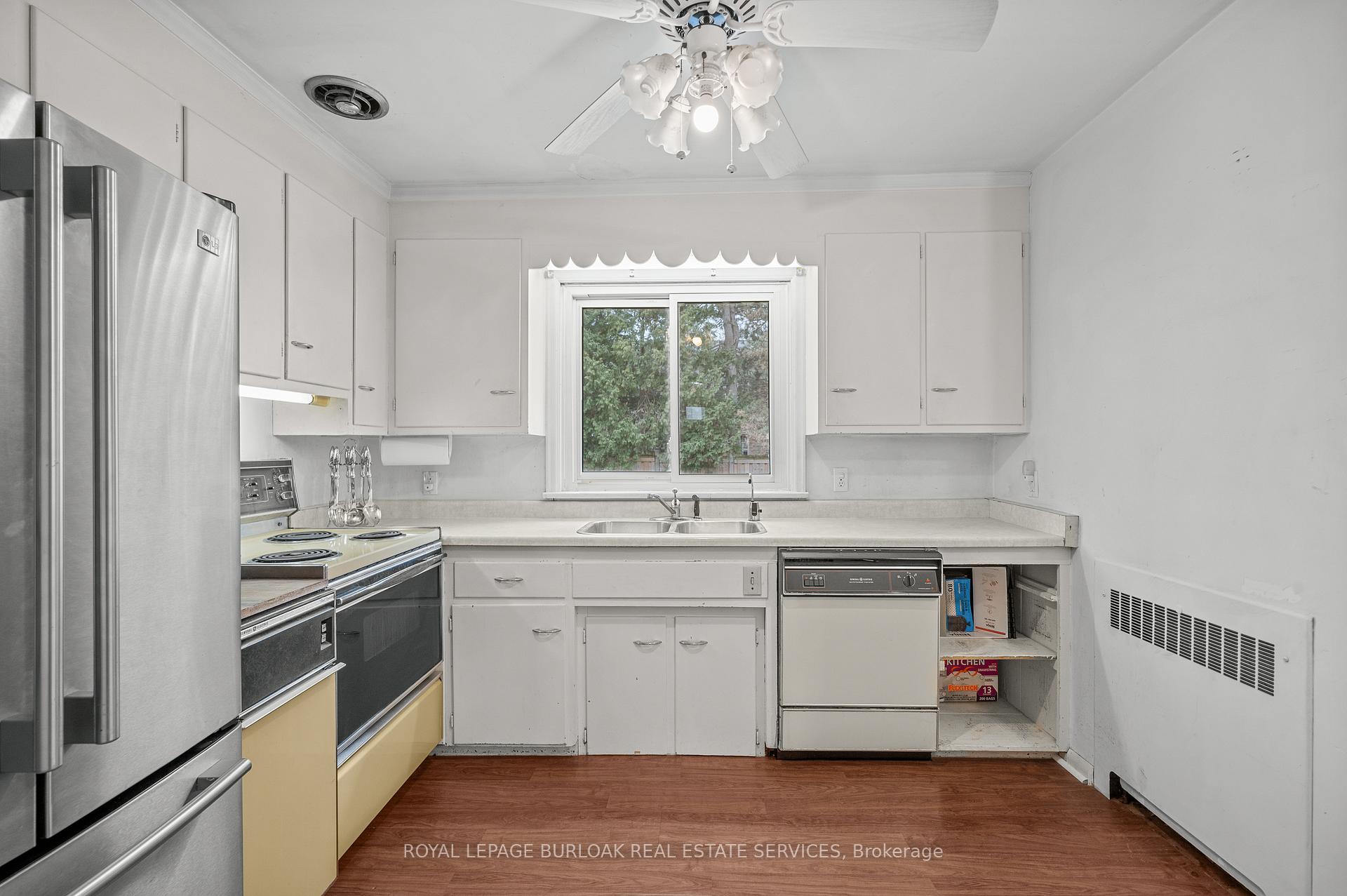 Photo 9 of 948 Easterbrook Avenue, Burlington, Bayview — HOMEH