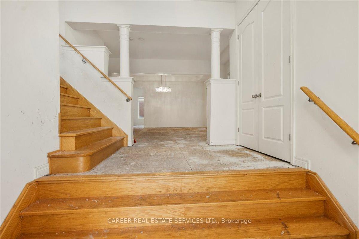 Photo 4 of 1121 Greenhill Avenue, Oshawa, Taunton — HOMEH