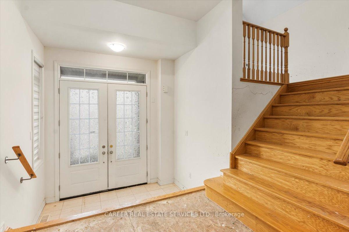 Photo 5 of 1121 Greenhill Avenue, Oshawa, Taunton — HOMEH