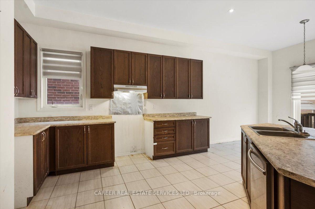 Photo 8 of 1121 Greenhill Avenue, Oshawa, Taunton — HOMEH