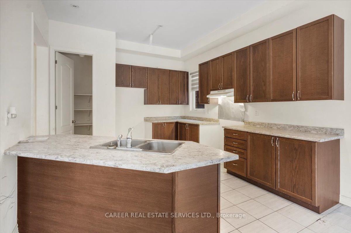 Photo 9 of 1121 Greenhill Avenue, Oshawa, Taunton — HOMEH