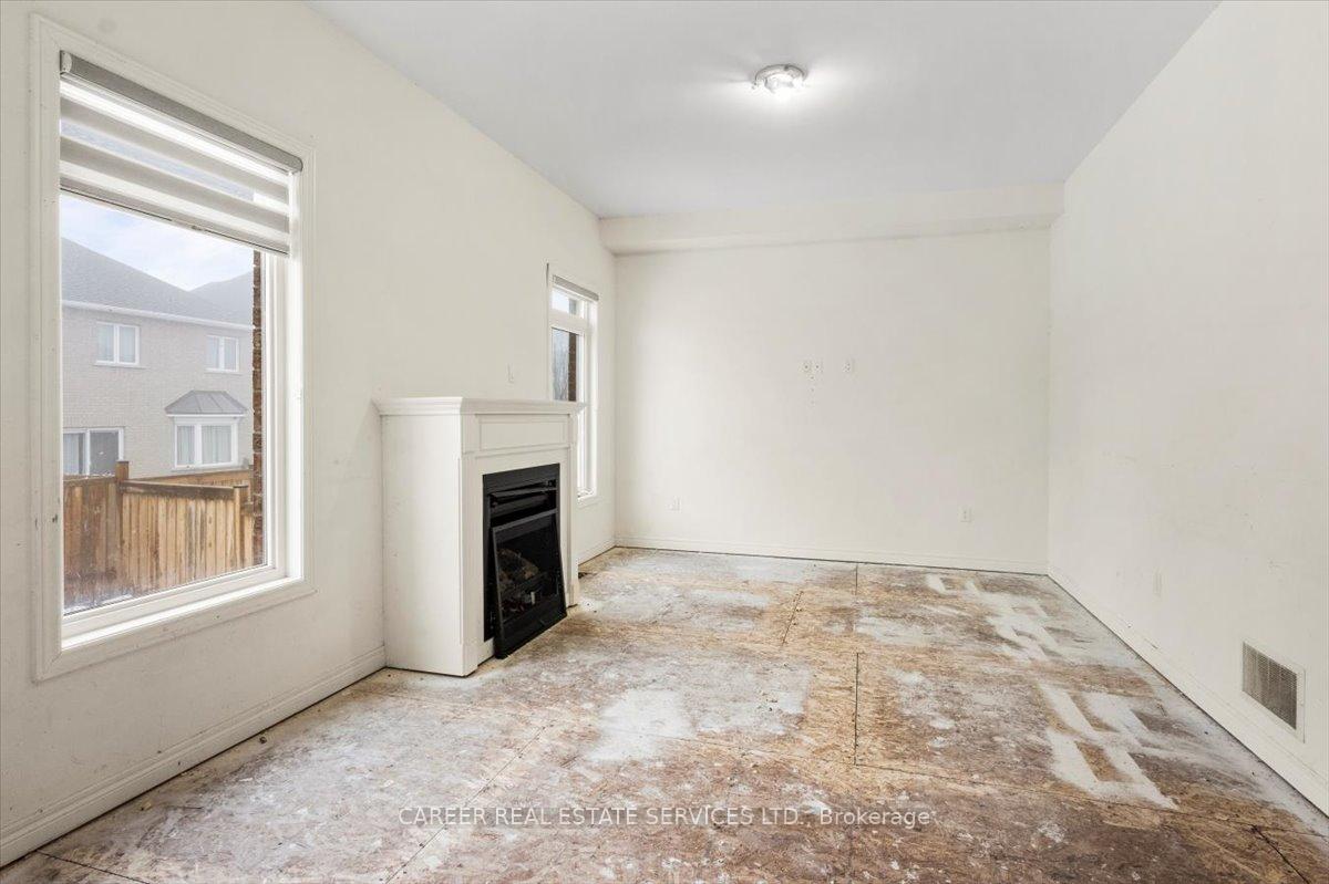 Photo 11 of 1121 Greenhill Avenue, Oshawa, Taunton — HOMEH