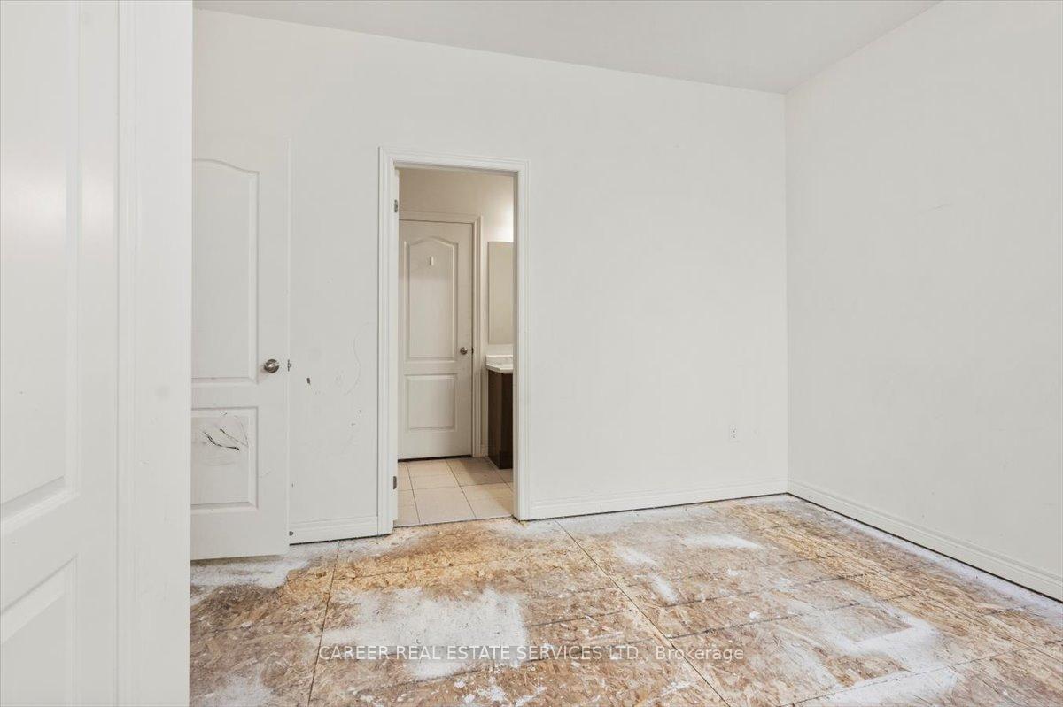 Photo 18 of 1121 Greenhill Avenue, Oshawa, Taunton — HOMEH