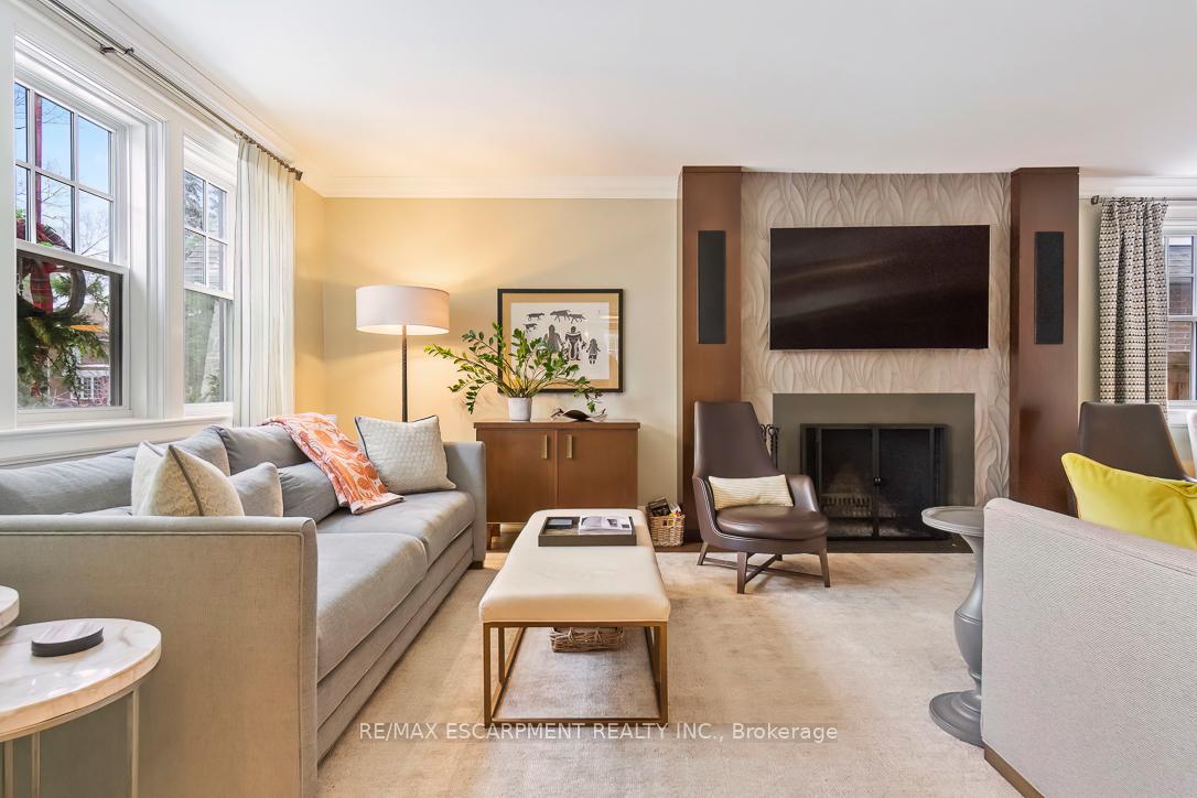 Photo 12 of 534 Emerald Street, Burlington, Brant — HOMEH