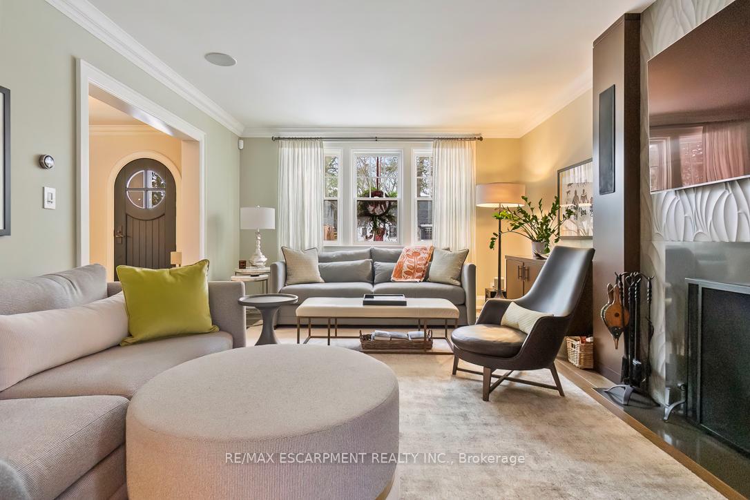 Photo 14 of 534 Emerald Street, Burlington, Brant — HOMEH