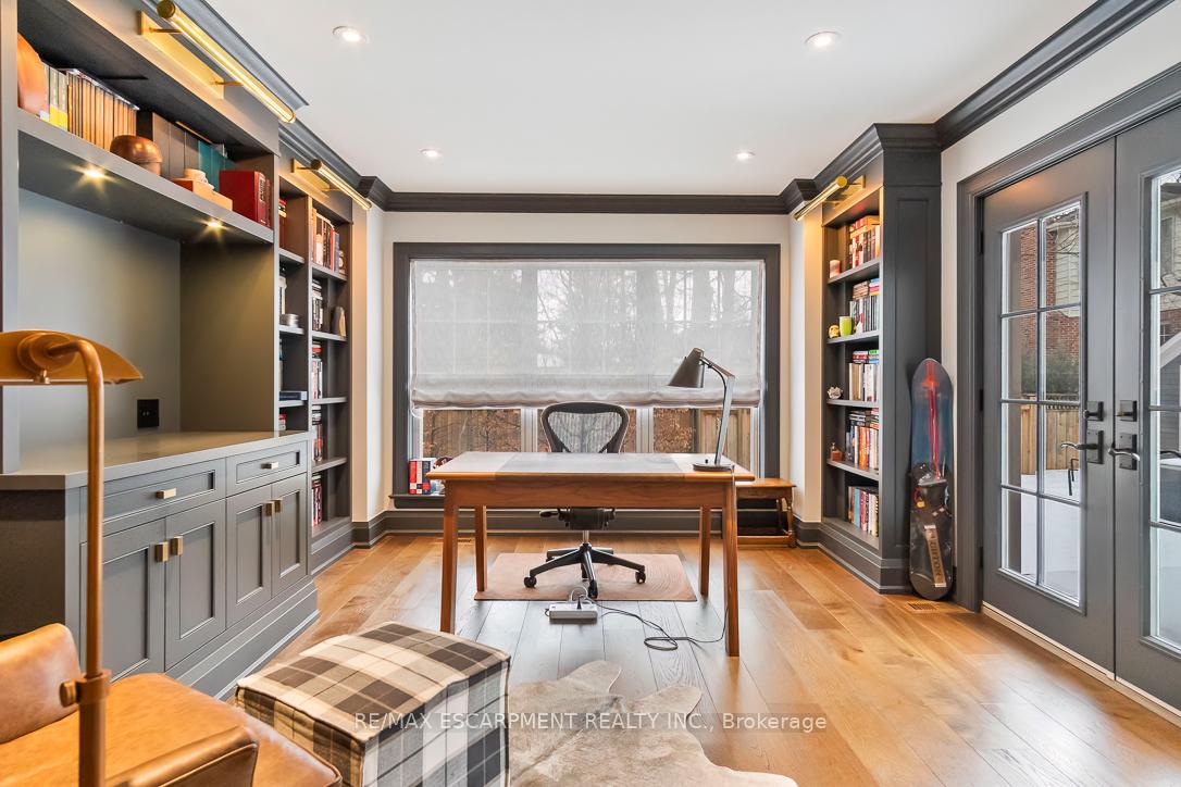 Photo 16 of 534 Emerald Street, Burlington, Brant — HOMEH