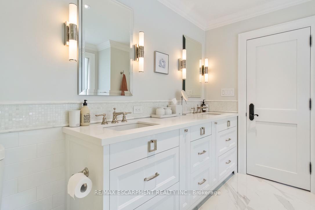 Photo 25 of 534 Emerald Street, Burlington, Brant — HOMEH