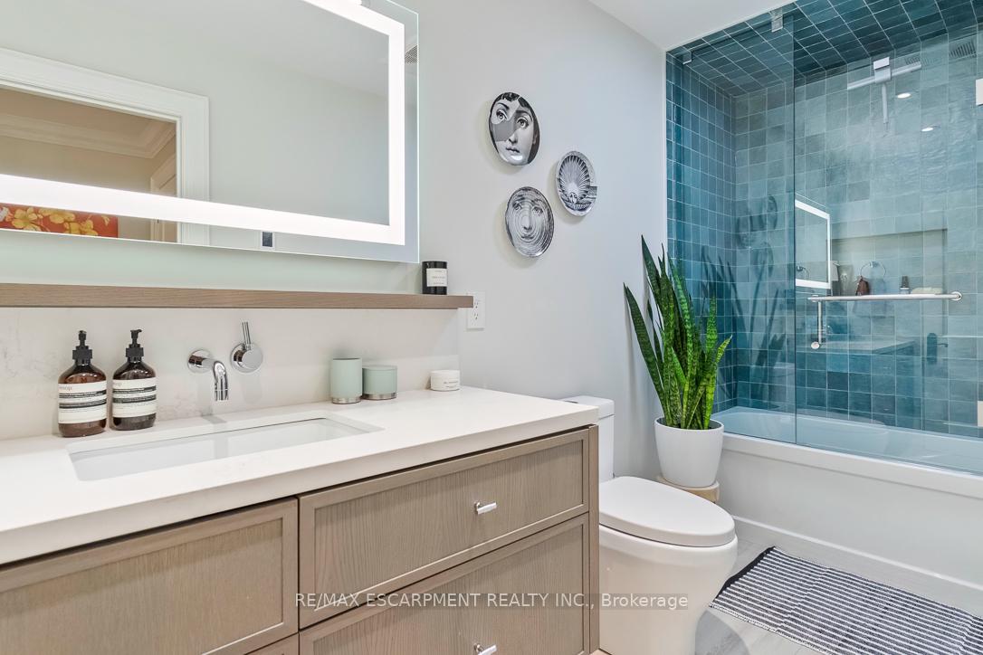 Photo 31 of 534 Emerald Street, Burlington, Brant — HOMEH