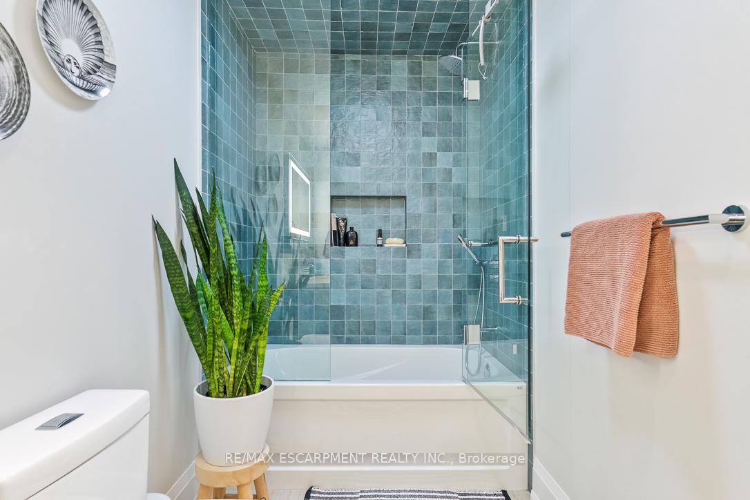 Photo 32 of 534 Emerald Street, Burlington, Brant — HOMEH