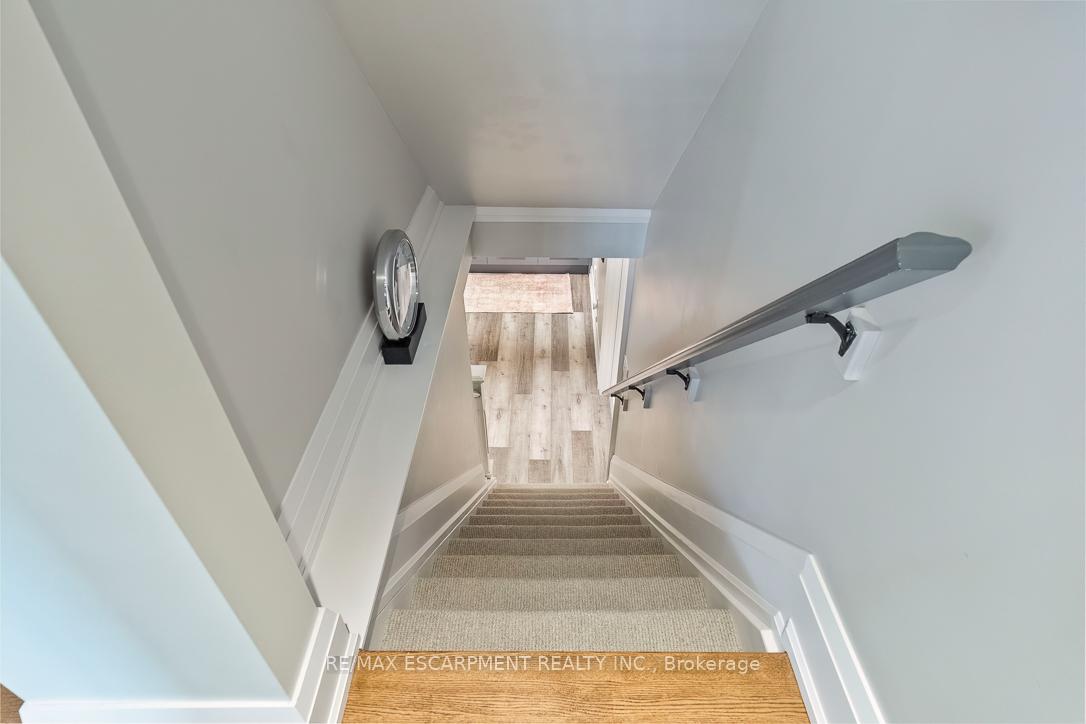 Photo 33 of 534 Emerald Street, Burlington, Brant — HOMEH