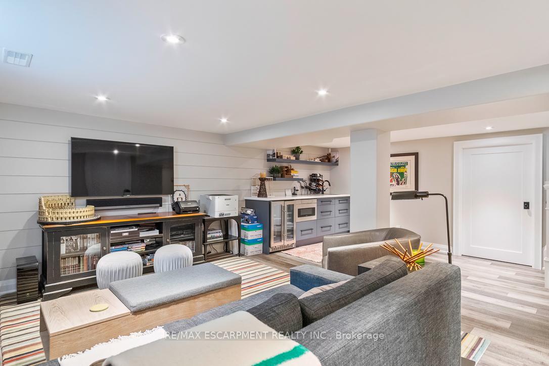 Photo 36 of 534 Emerald Street, Burlington, Brant — HOMEH