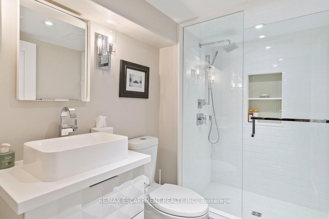 Photo 37 of 534 Emerald Street, Burlington, Brant — HOMEH