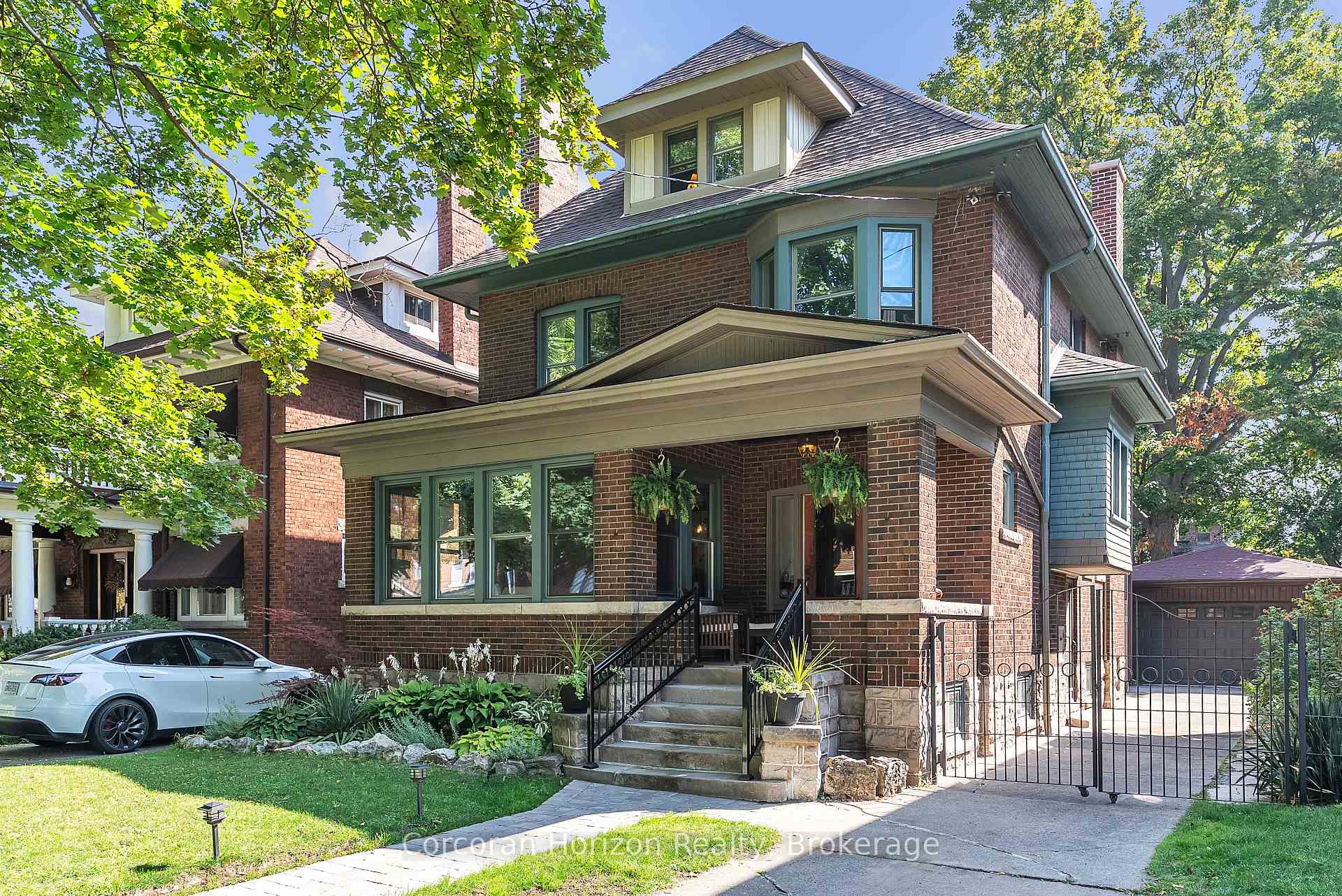 Photo 2 of 121 St Clair Avenue, Hamilton, St. Clair — HOMEH