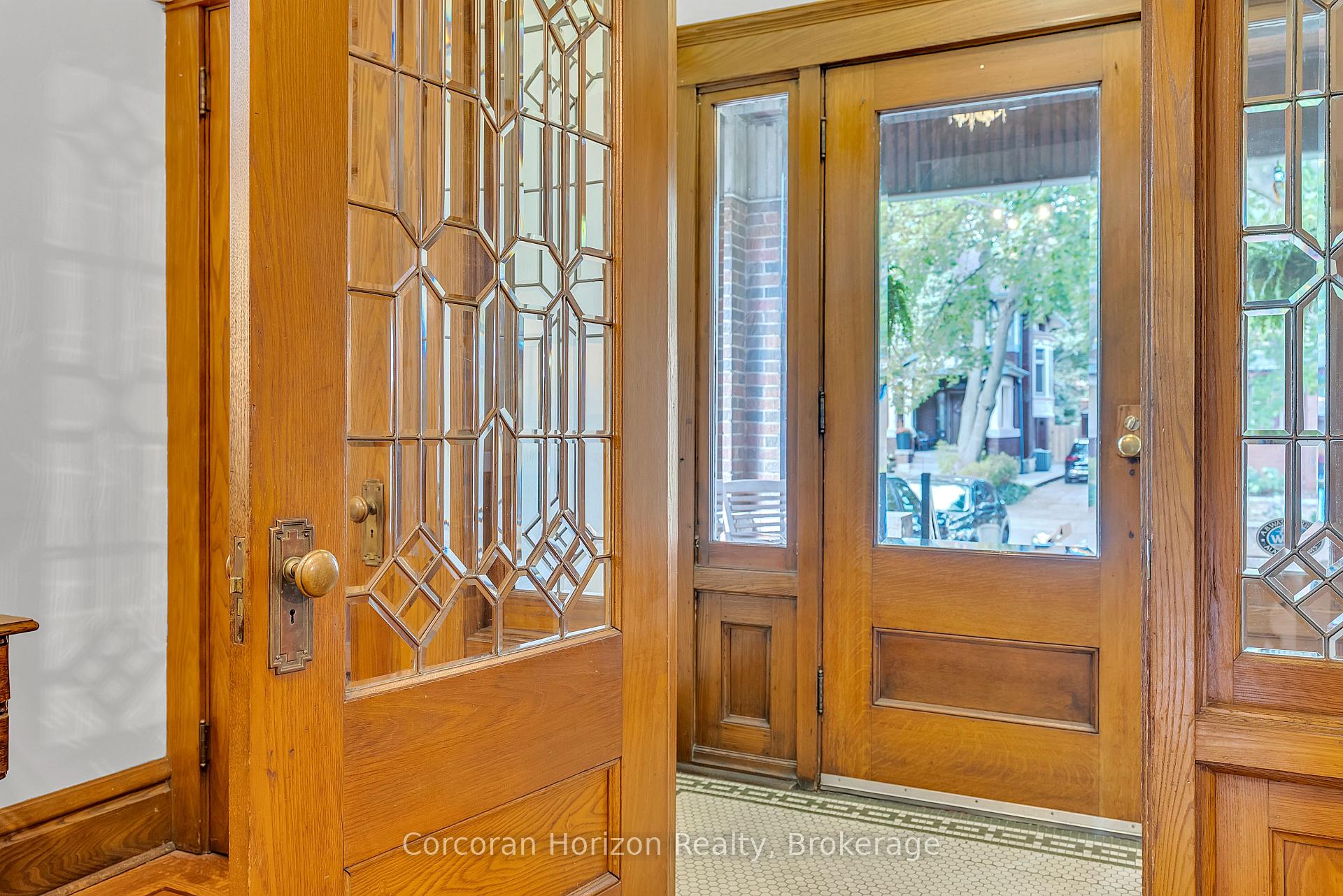 Photo 5 of 121 St Clair Avenue, Hamilton, St. Clair — HOMEH