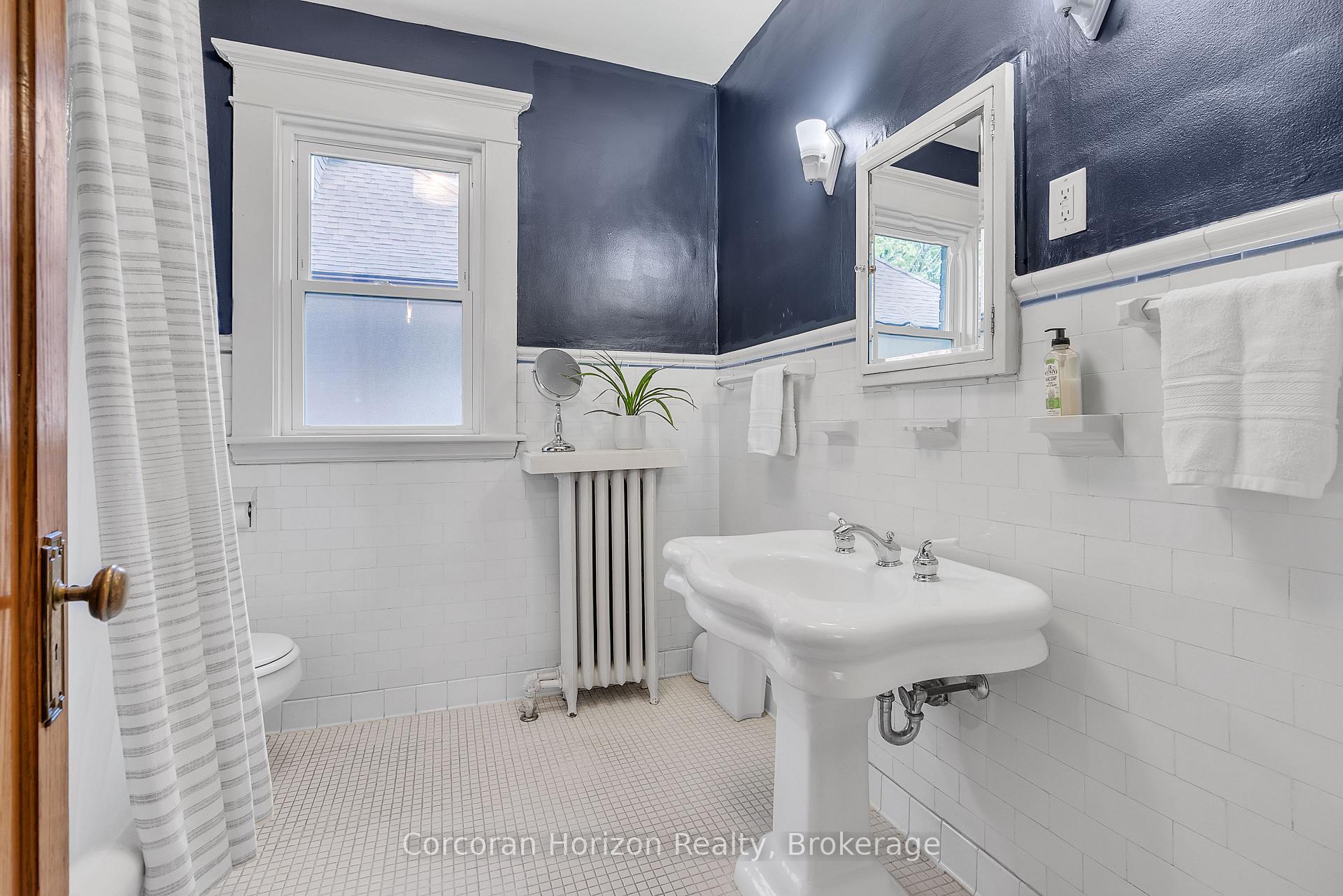 Photo 28 of 121 St Clair Avenue, Hamilton, St. Clair — HOMEH