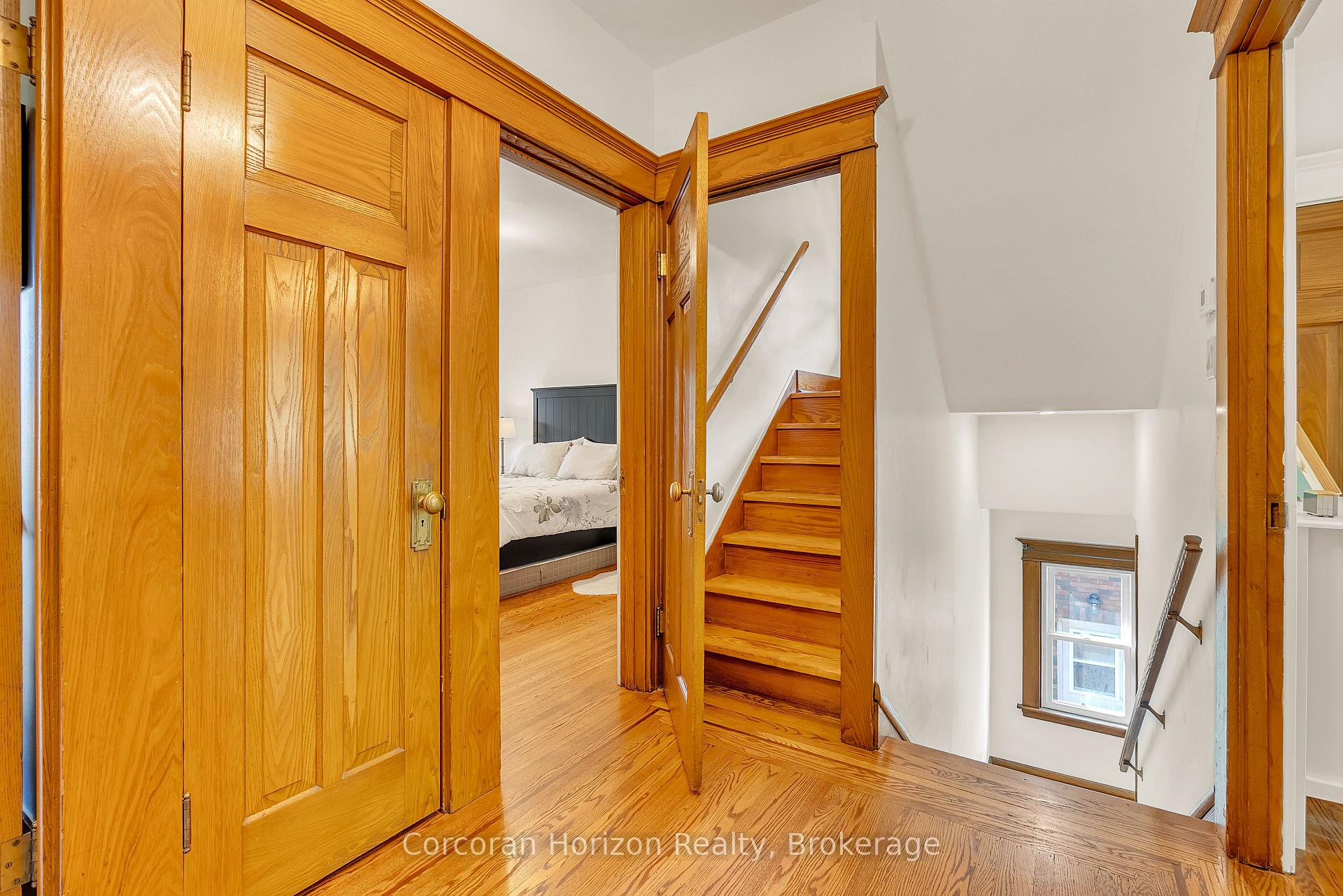 Photo 29 of 121 St Clair Avenue, Hamilton, St. Clair — HOMEH