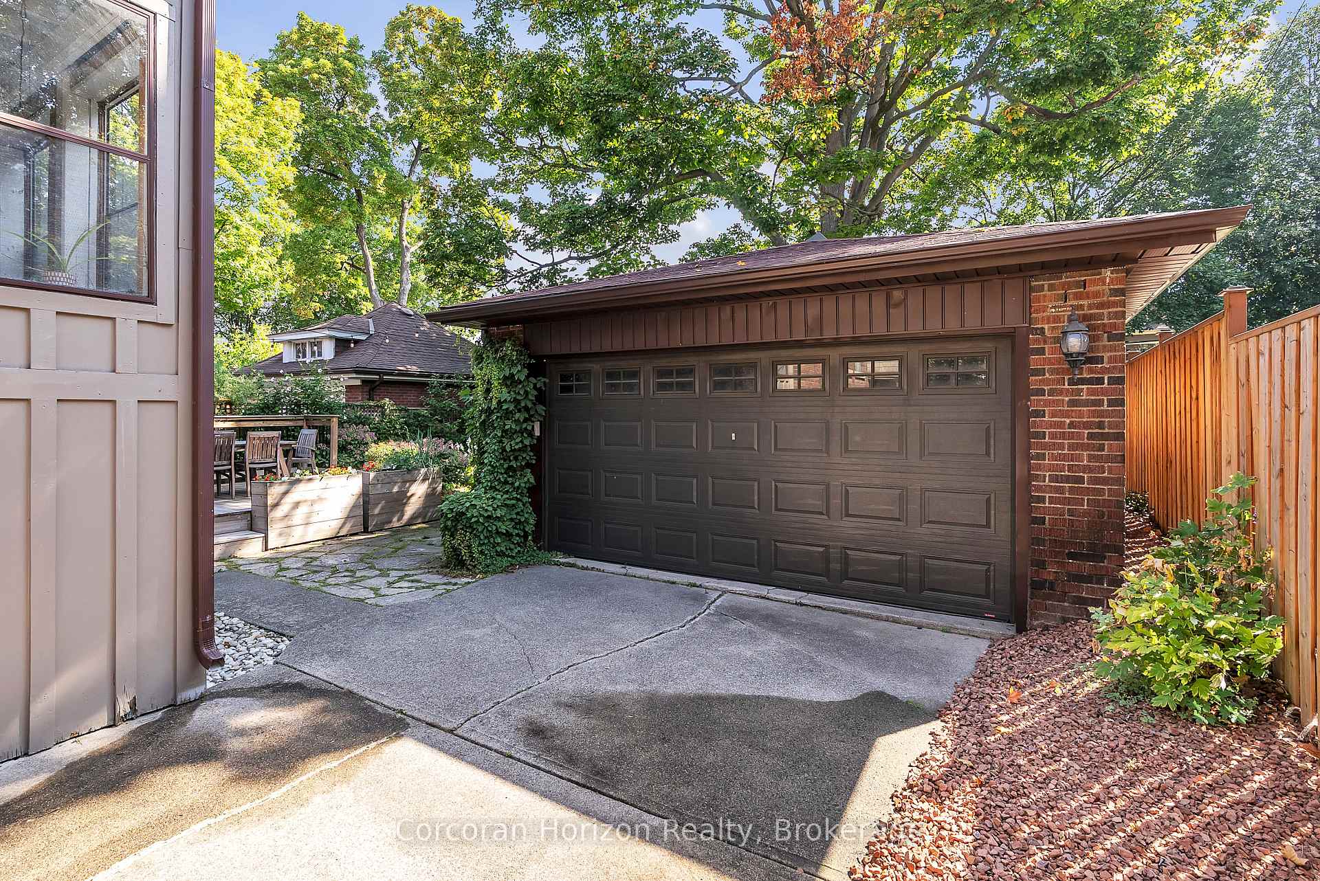 Photo 42 of 121 St Clair Avenue, Hamilton, St. Clair — HOMEH