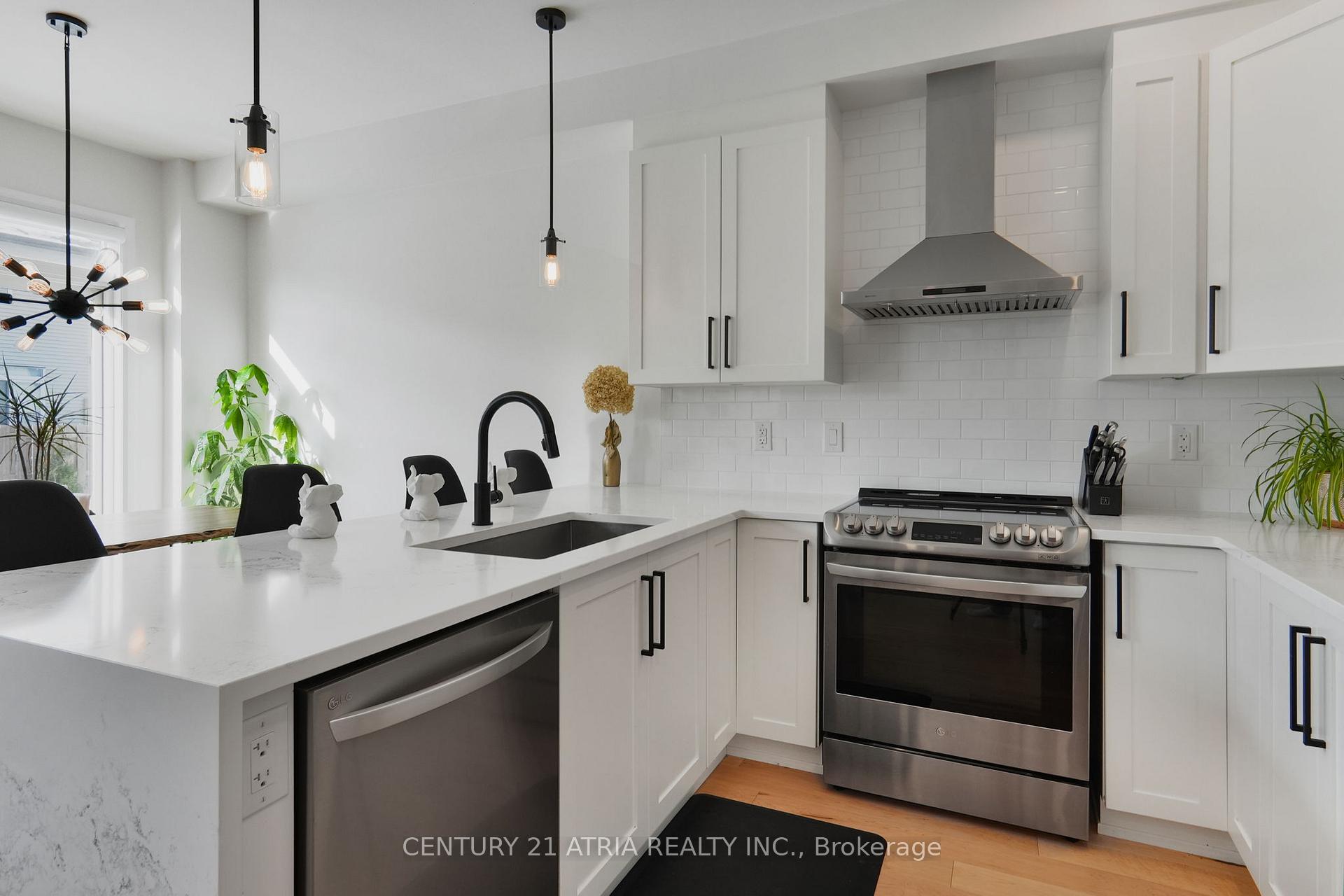 Photo 21 of 136 Robin Easey Avenue, Ottawa, Barrhaven - Half Moon Bay — HOMEH