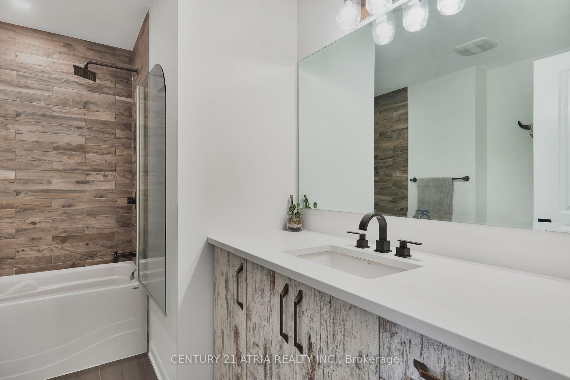 Photo 33 of 136 Robin Easey Avenue, Ottawa, Barrhaven - Half Moon Bay — HOMEH
