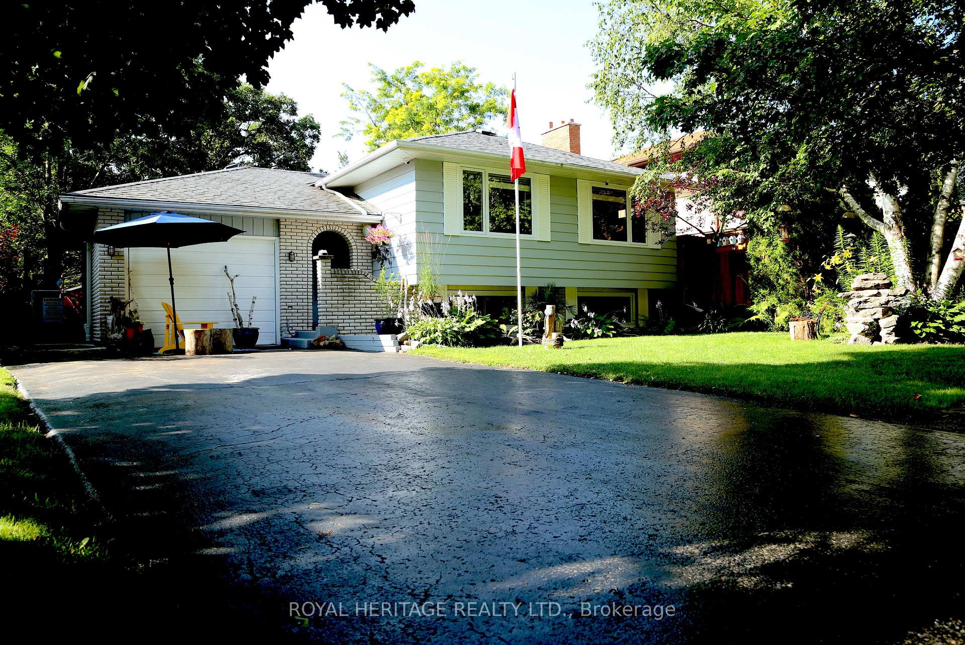Photo 6 of 17 Briarwood Crescent, Belleville, Belleville Ward — HOMEH