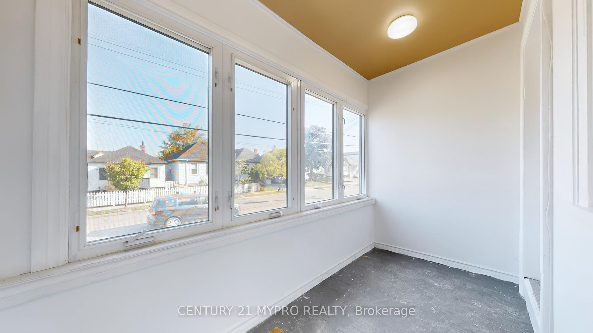 Photo 4 of 208 Mcanulty Boulevard, Hamilton, Industrial Sector — HOMEH