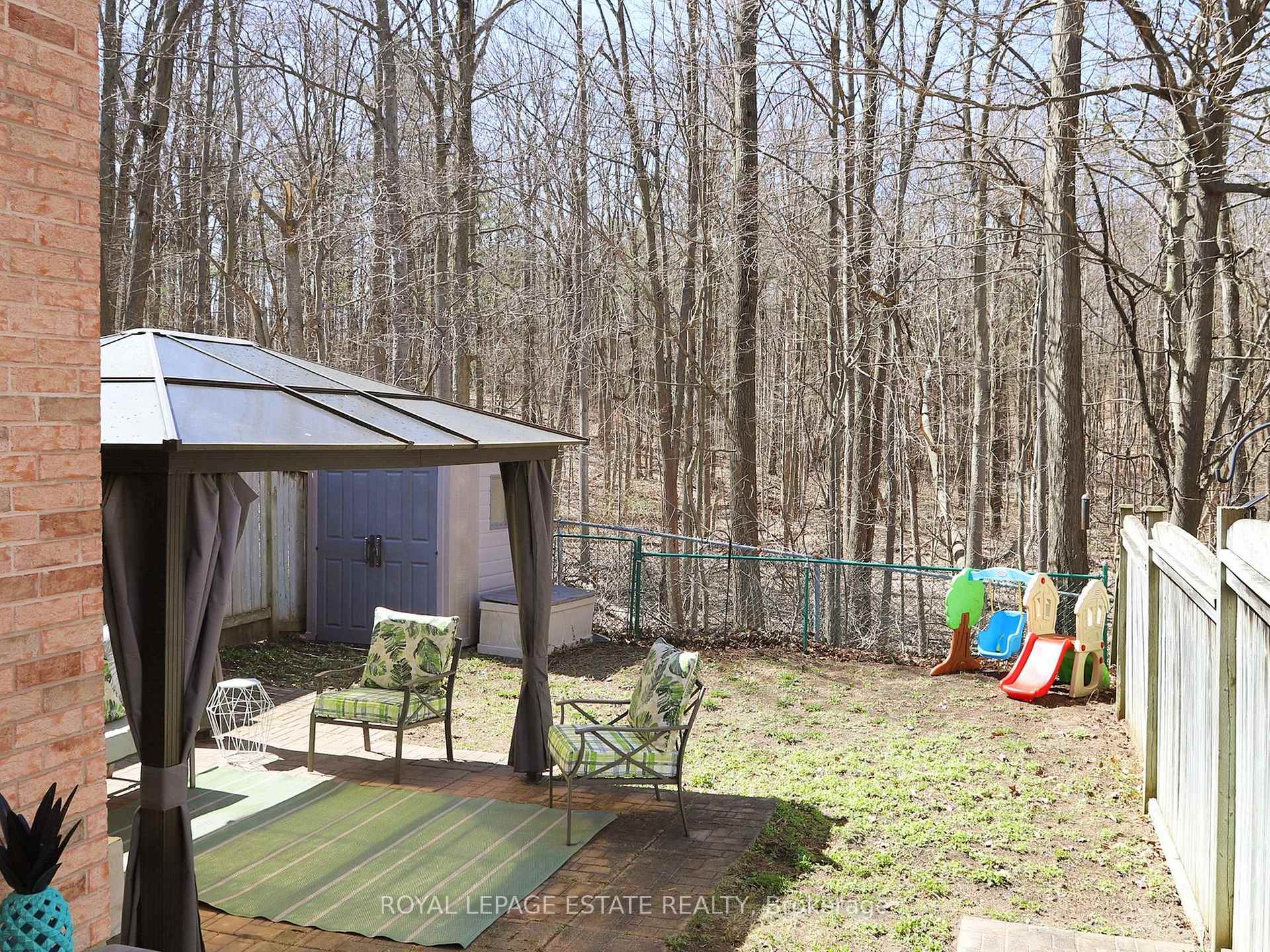 Photo 2 of 98 Hawthorne Crescent, Barrie, Ardagh — HOMEH