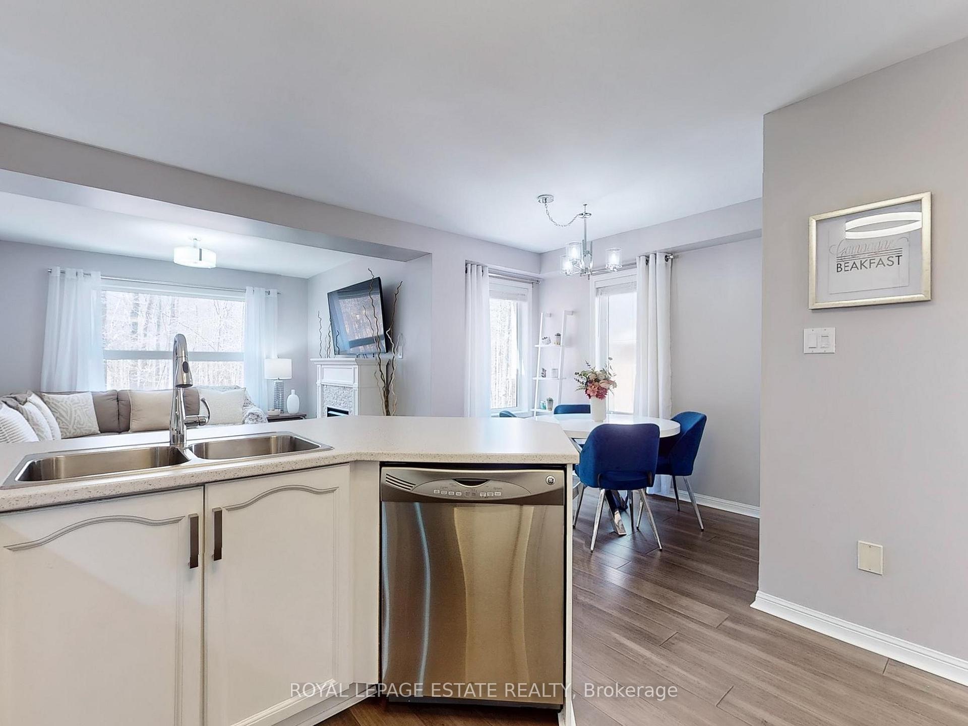 Photo 10 of 98 Hawthorne Crescent, Barrie, Ardagh — HOMEH
