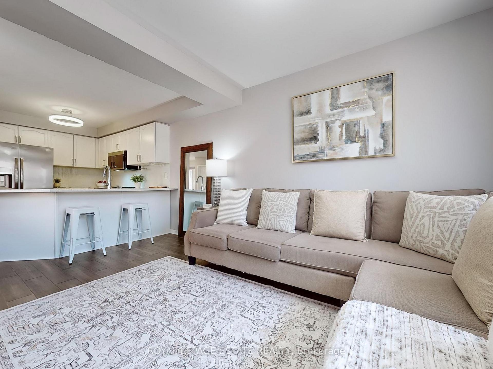 Photo 13 of 98 Hawthorne Crescent, Barrie, Ardagh — HOMEH