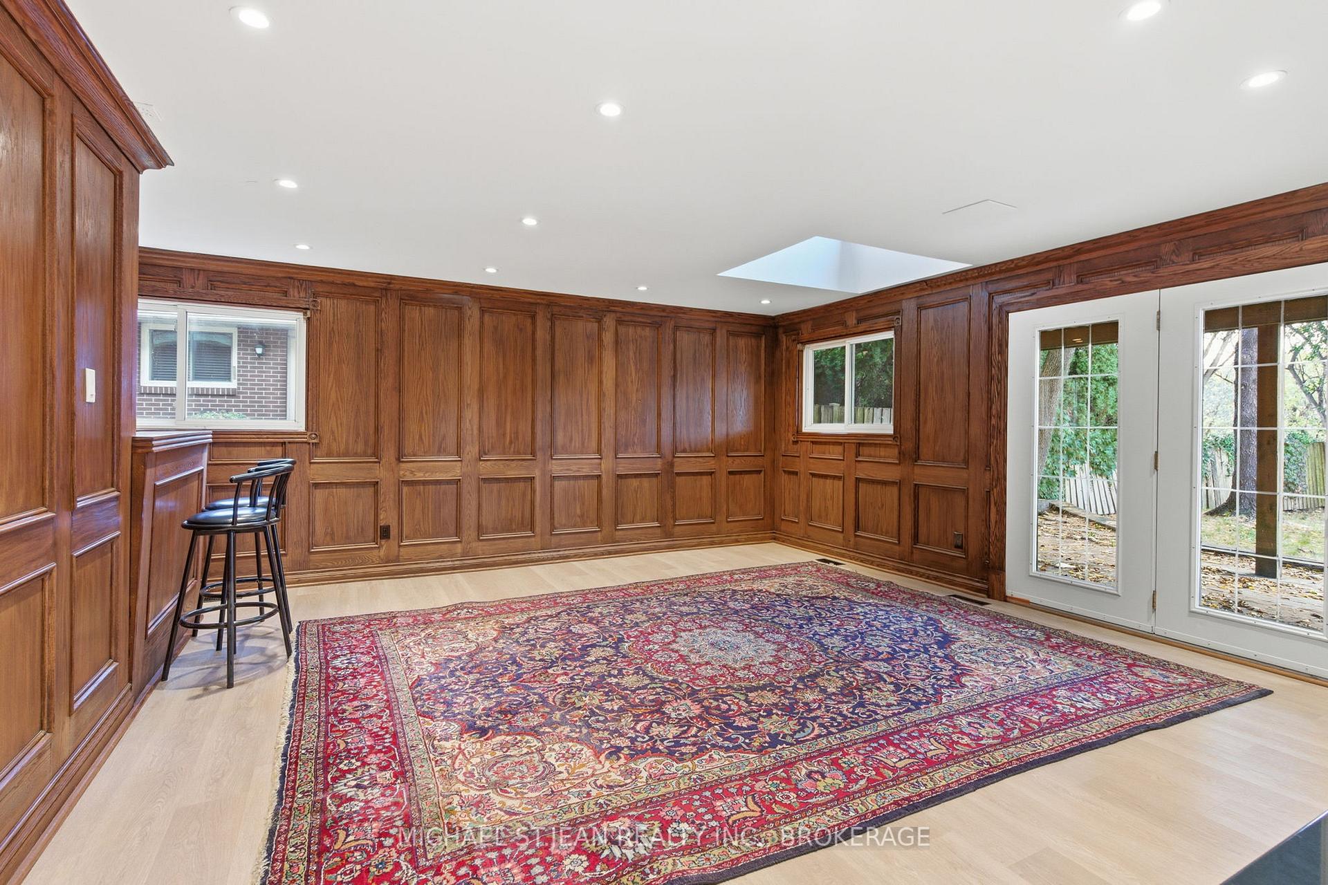 Photo 10 of 117 Little John Road, Hamilton, Dundas — HOMEH