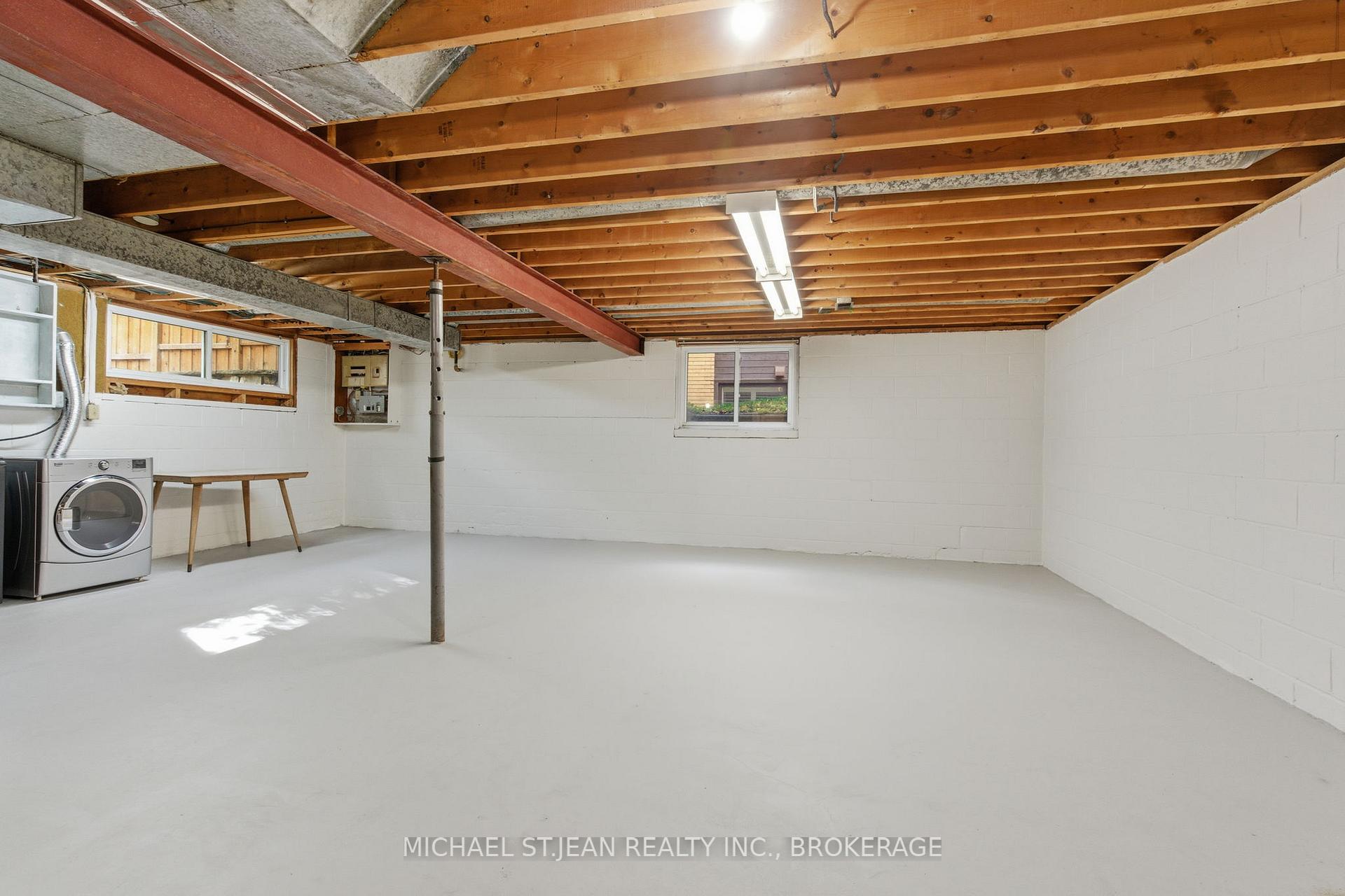 Photo 28 of 117 Little John Road, Hamilton, Dundas — HOMEH
