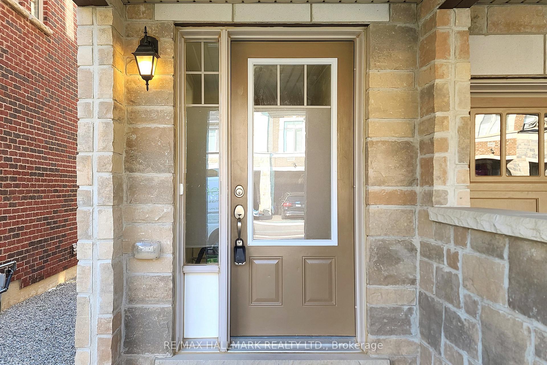 Photo 3 of 3962 Thomas Alton Boulevard, Burlington, Alton — HOMEH