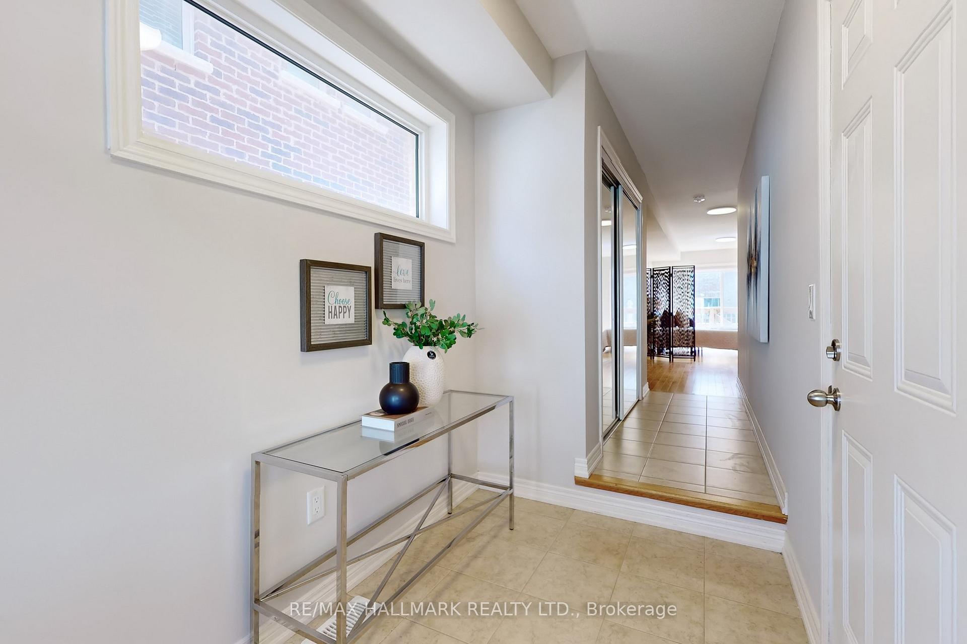 Photo 5 of 3962 Thomas Alton Boulevard, Burlington, Alton — HOMEH