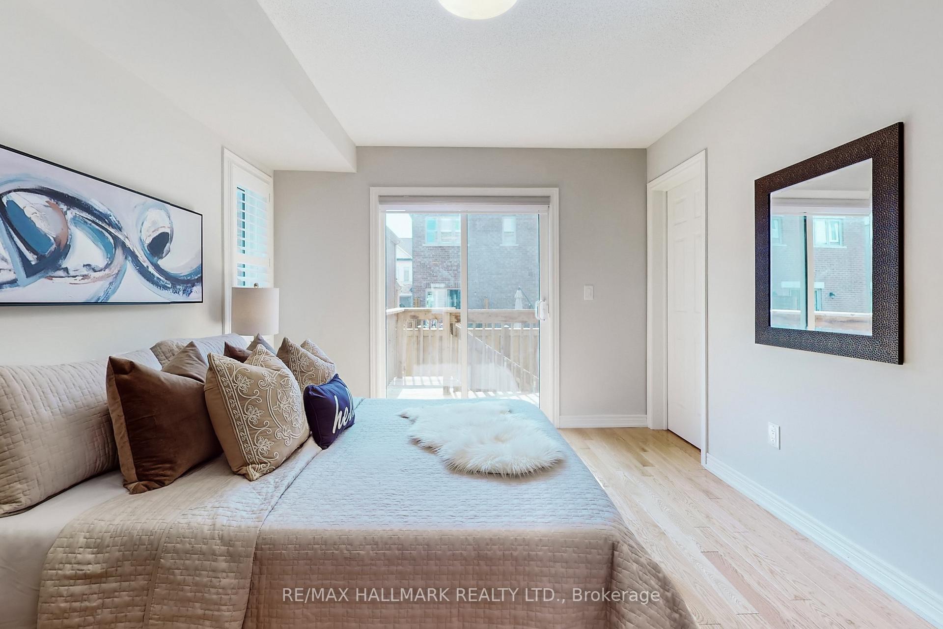 Photo 7 of 3962 Thomas Alton Boulevard, Burlington, Alton — HOMEH