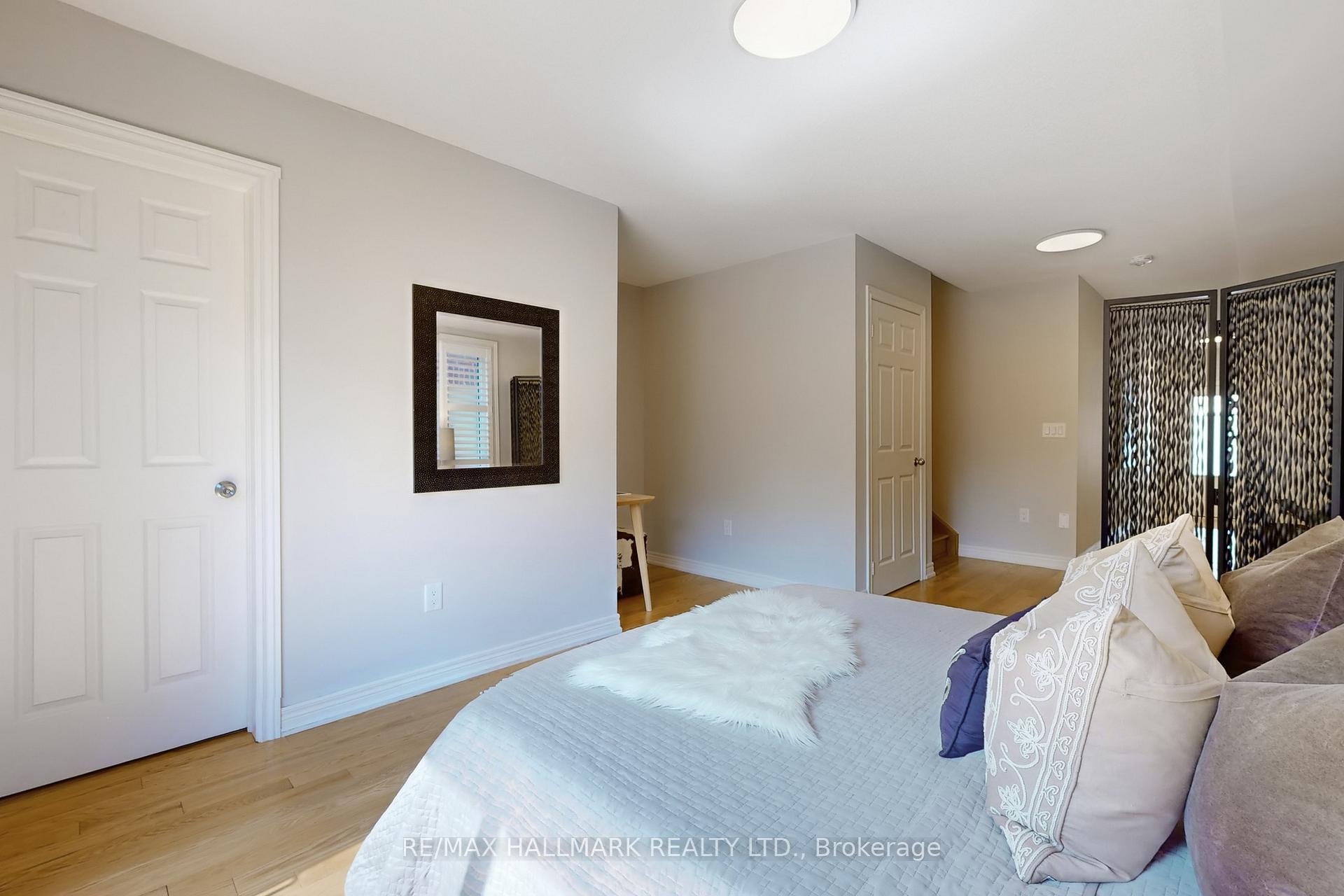 Photo 9 of 3962 Thomas Alton Boulevard, Burlington, Alton — HOMEH