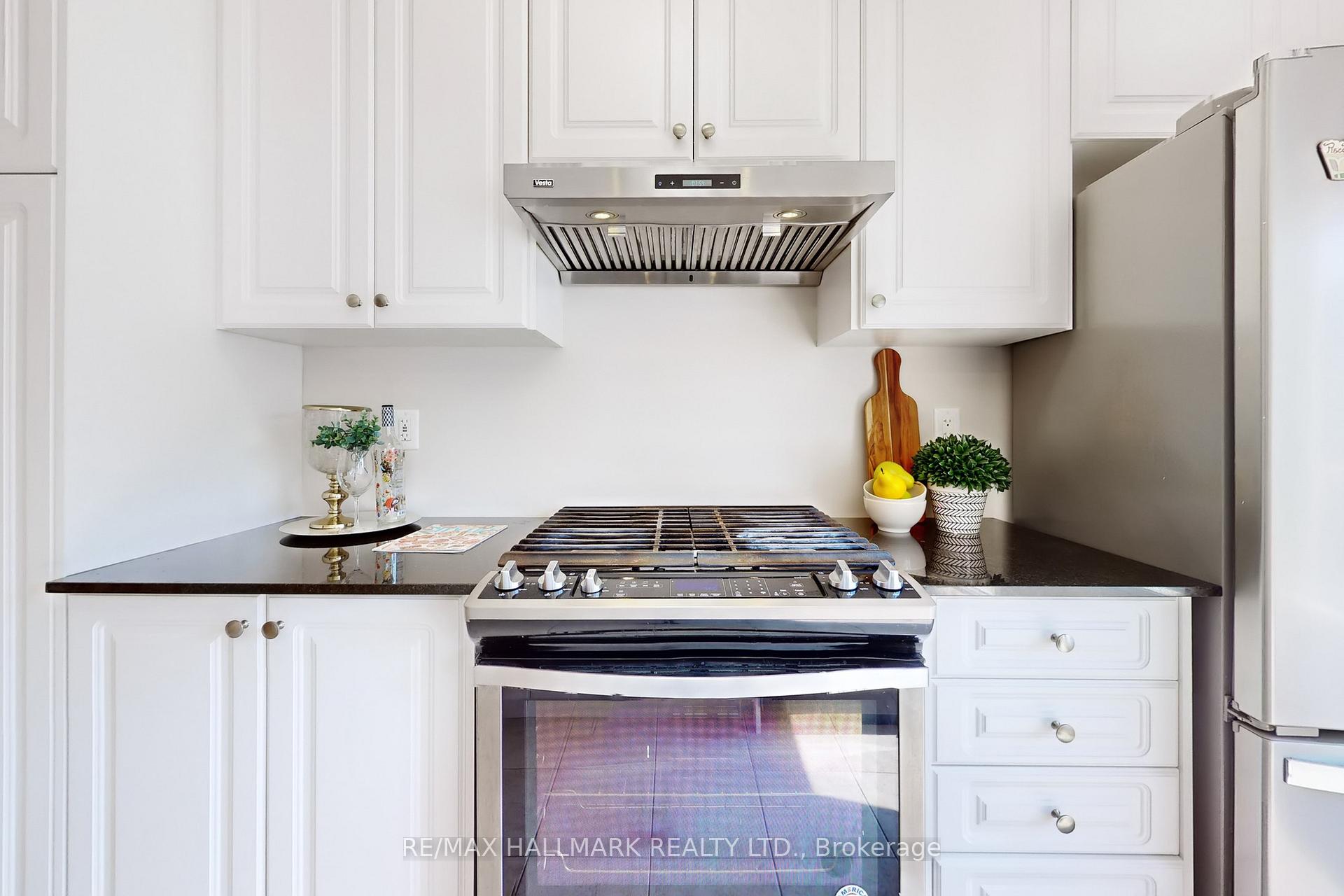 Photo 18 of 3962 Thomas Alton Boulevard, Burlington, Alton — HOMEH