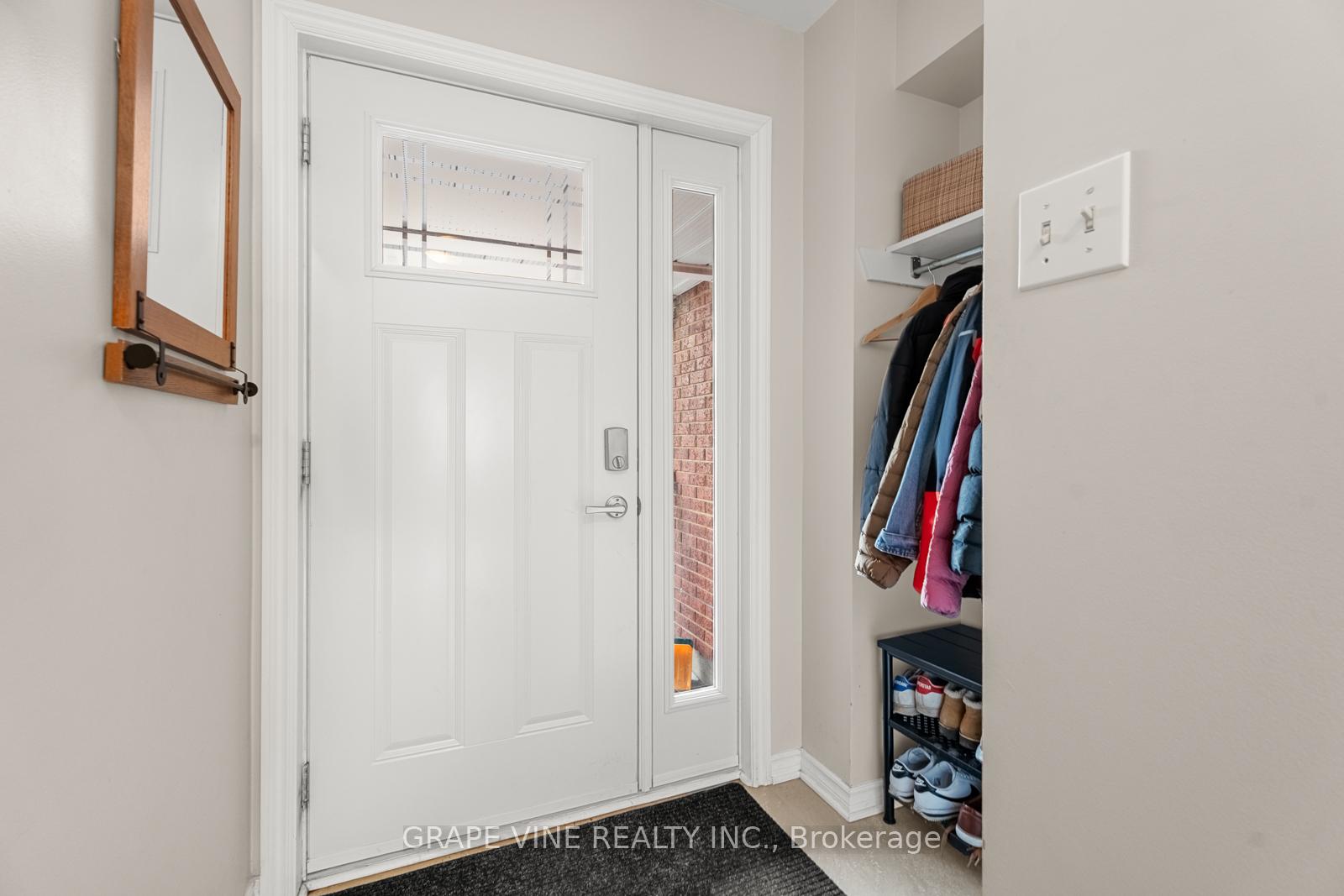 Photo 4 of 132 Pickwick Drive, Ottawa, Barrhaven - Cedargrove/Fraserdale — HOMEH