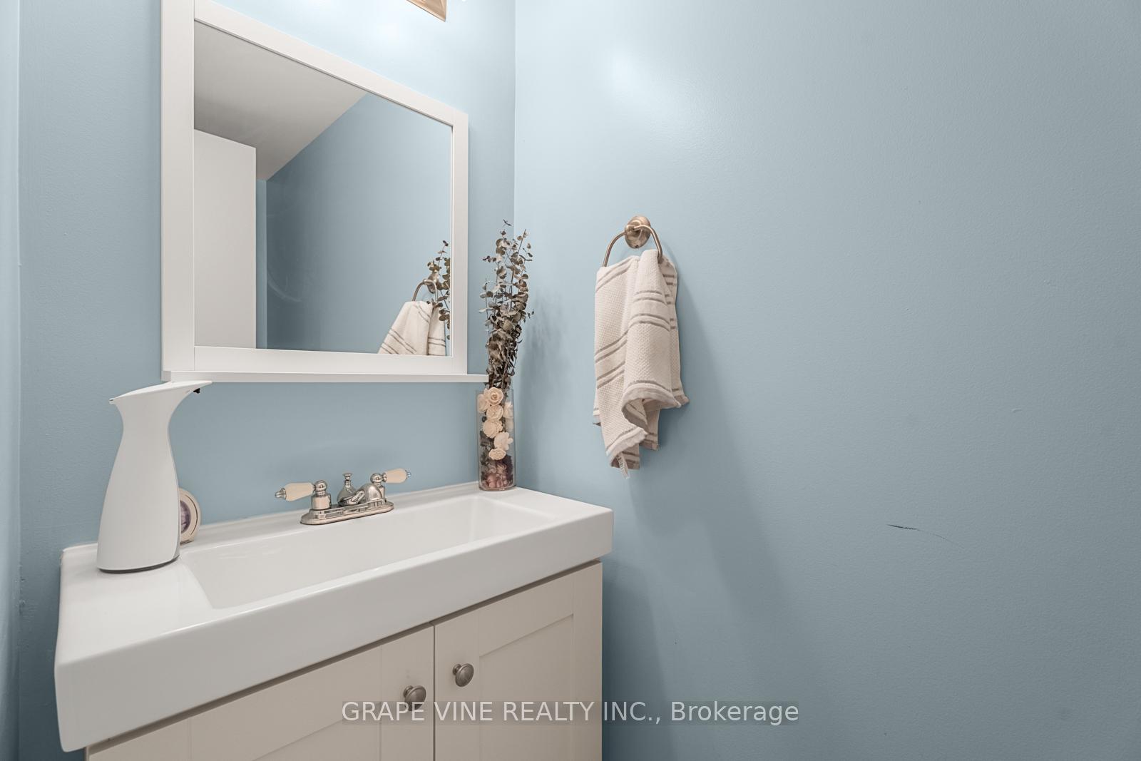 Photo 6 of 132 Pickwick Drive, Ottawa, Barrhaven - Cedargrove/Fraserdale — HOMEH
