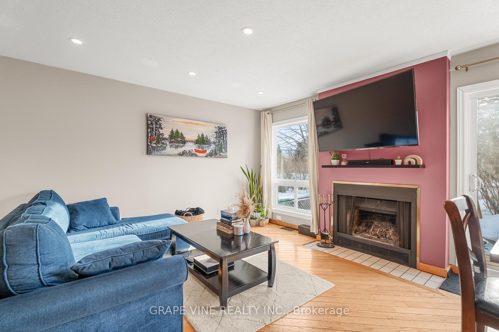 Photo 11 of 132 Pickwick Drive, Ottawa, Barrhaven - Cedargrove/Fraserdale — HOMEH