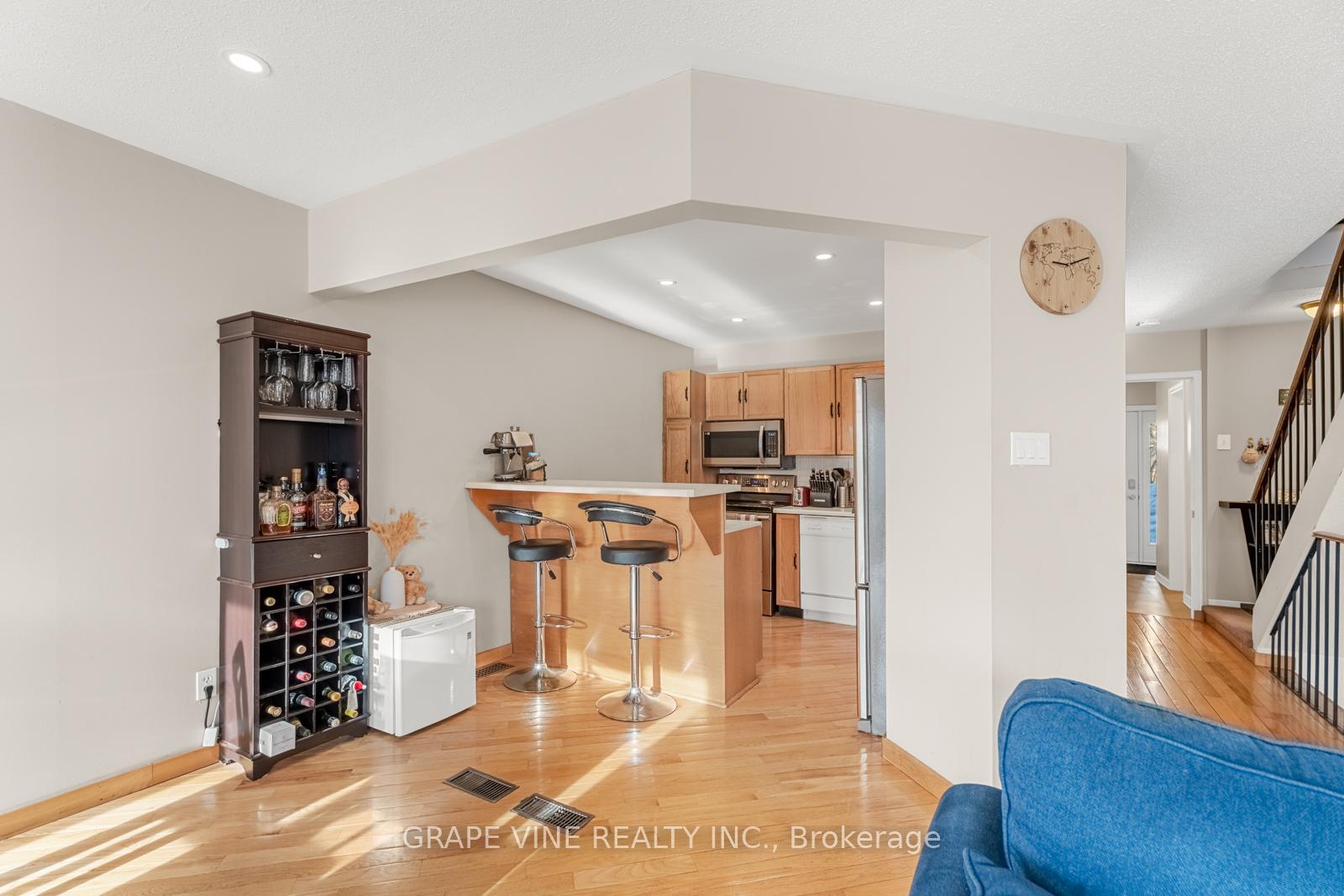 Photo 14 of 132 Pickwick Drive, Ottawa, Barrhaven - Cedargrove/Fraserdale — HOMEH