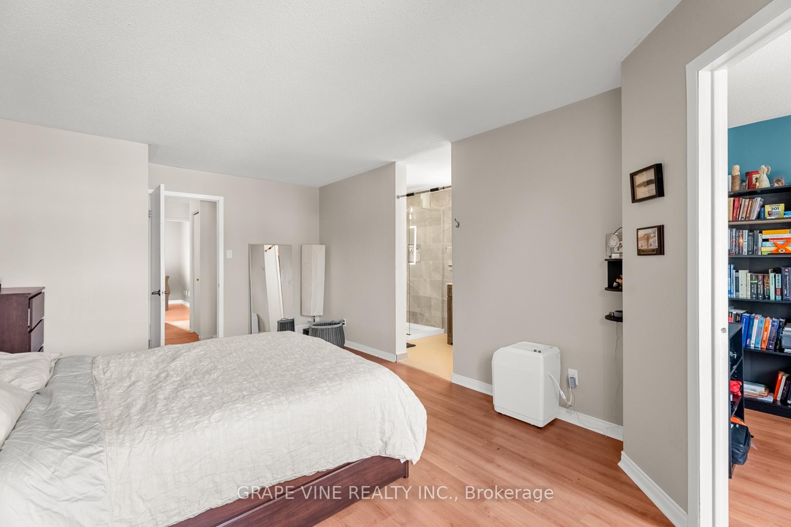 Photo 22 of 132 Pickwick Drive, Ottawa, Barrhaven - Cedargrove/Fraserdale — HOMEH