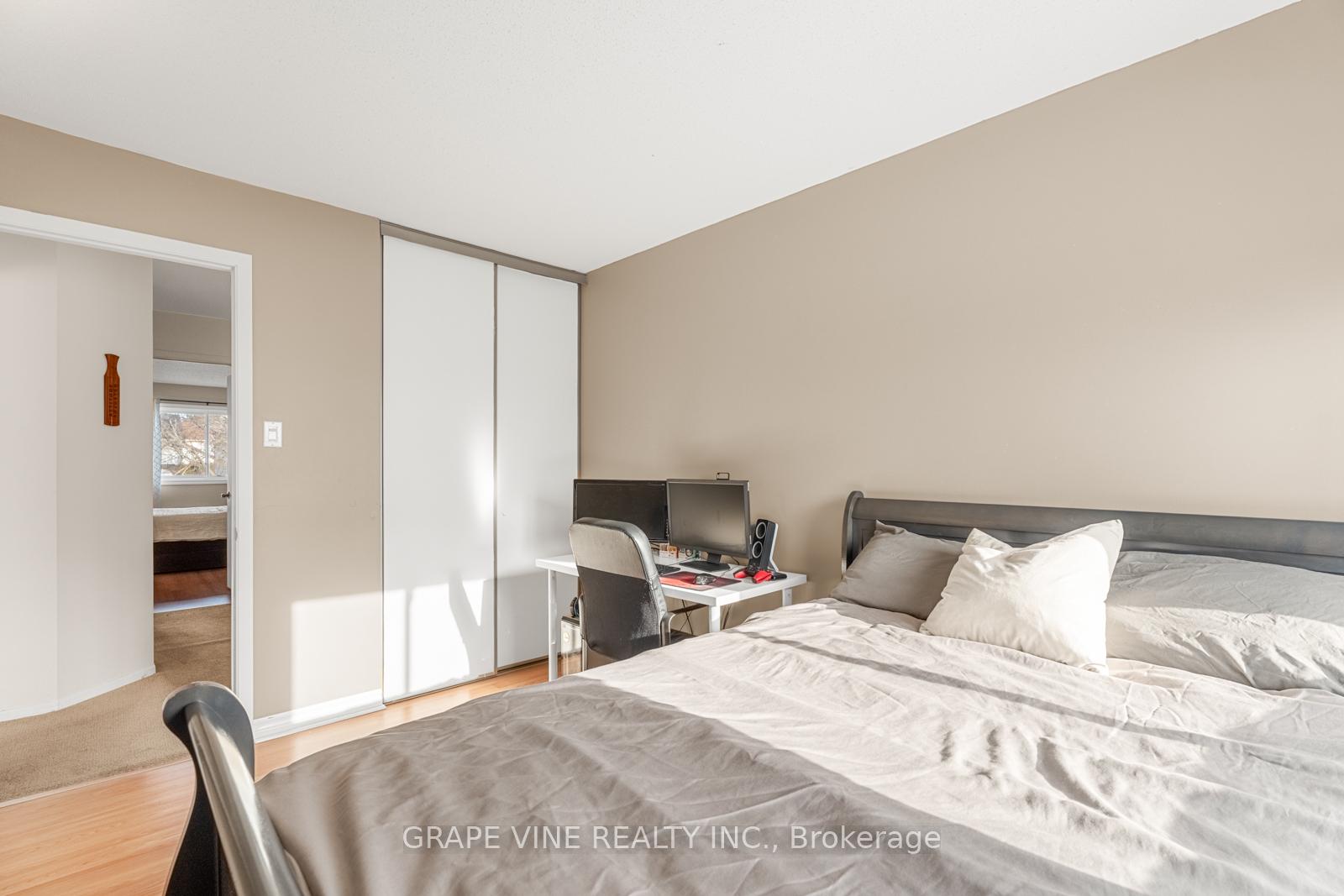 Photo 26 of 132 Pickwick Drive, Ottawa, Barrhaven - Cedargrove/Fraserdale — HOMEH