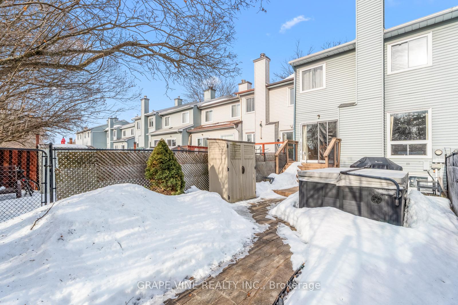 Photo 32 of 132 Pickwick Drive, Ottawa, Barrhaven - Cedargrove/Fraserdale — HOMEH
