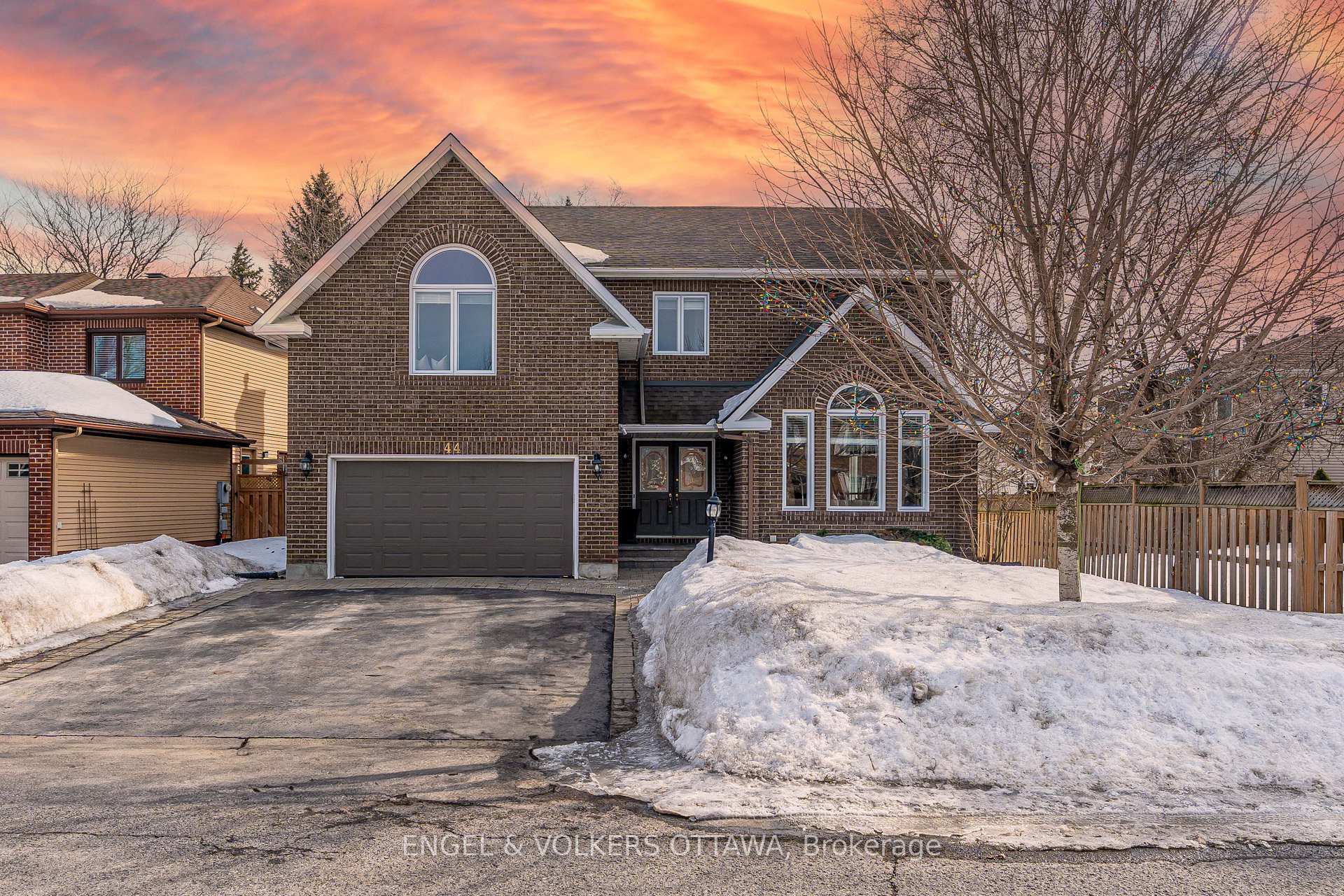 Photo 1 of 44 Chatham Gardens, Ottawa, Barrhaven - Cedargrove/Fraserdale — HOMEH