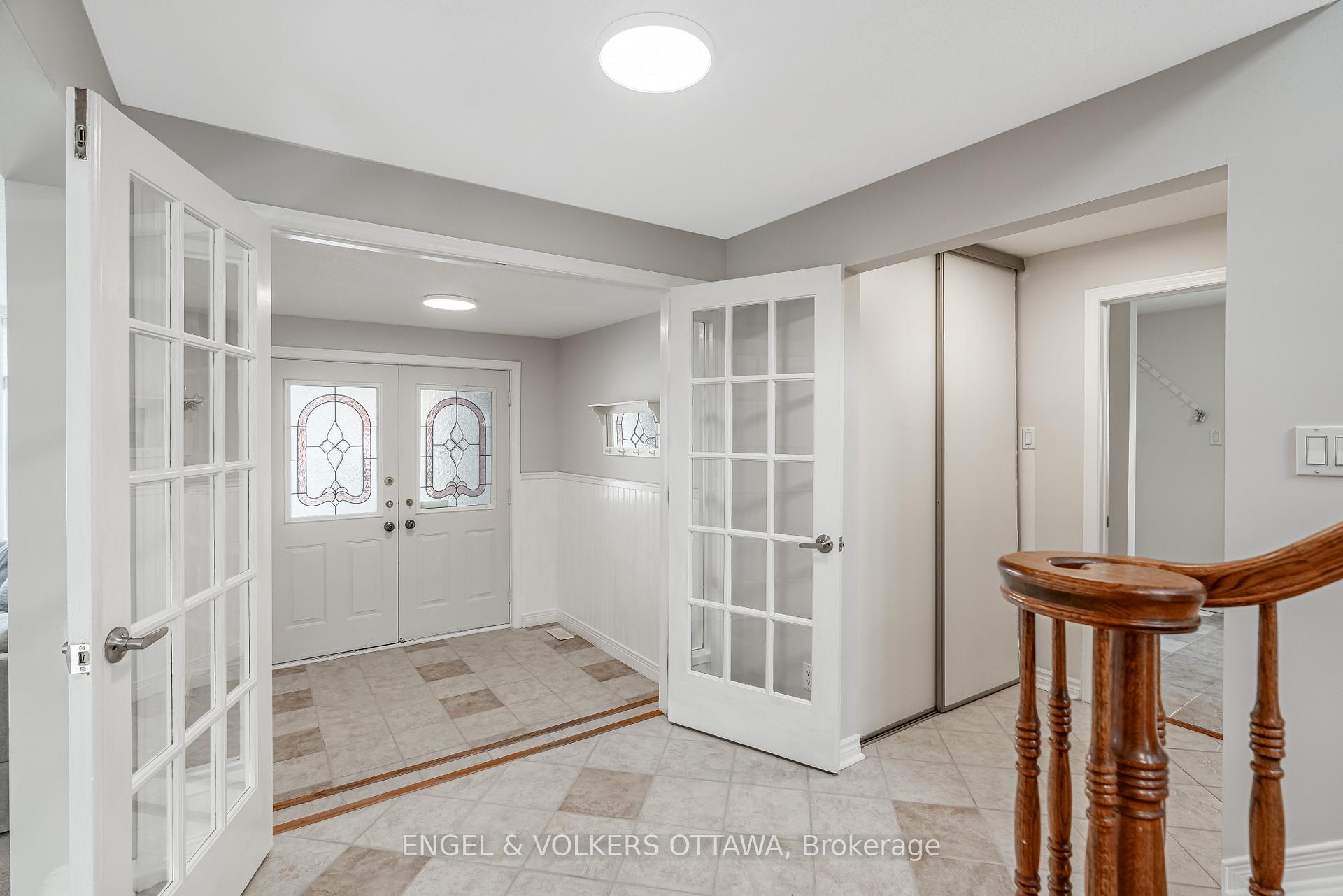 Photo 5 of 44 Chatham Gardens, Ottawa, Barrhaven - Cedargrove/Fraserdale — HOMEH