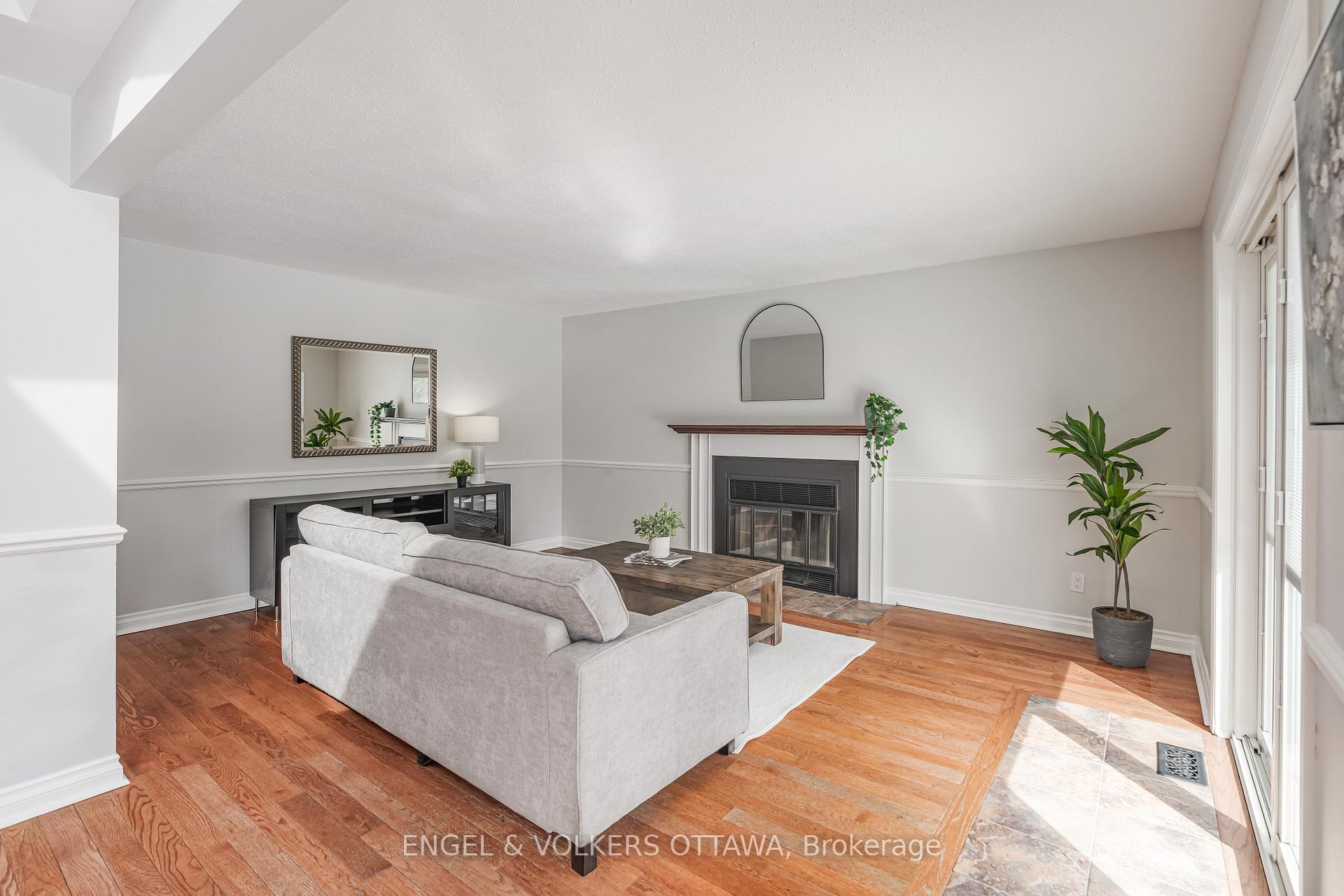 Photo 12 of 44 Chatham Gardens, Ottawa, Barrhaven - Cedargrove/Fraserdale — HOMEH