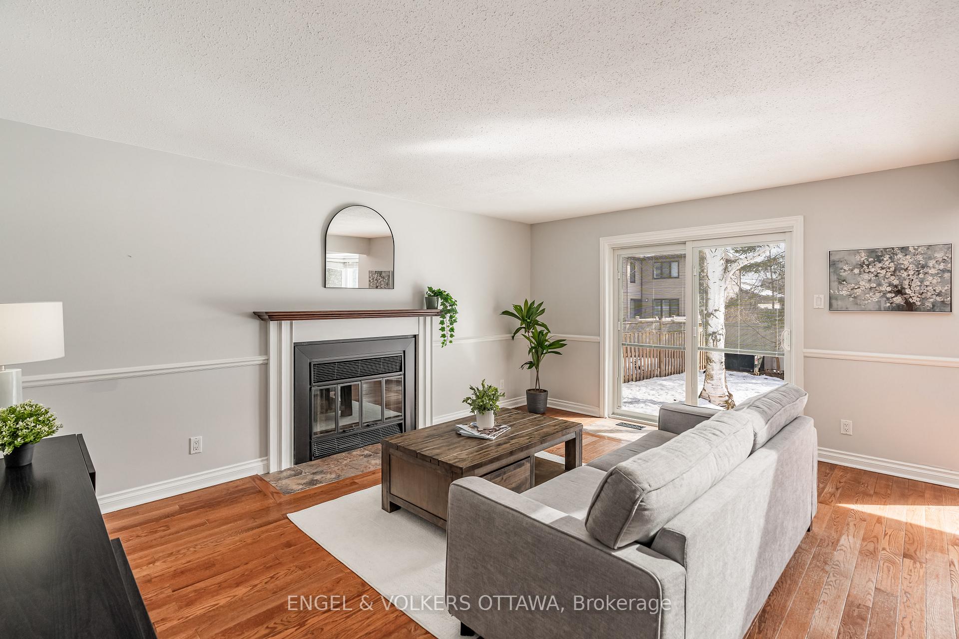 Photo 13 of 44 Chatham Gardens, Ottawa, Barrhaven - Cedargrove/Fraserdale — HOMEH