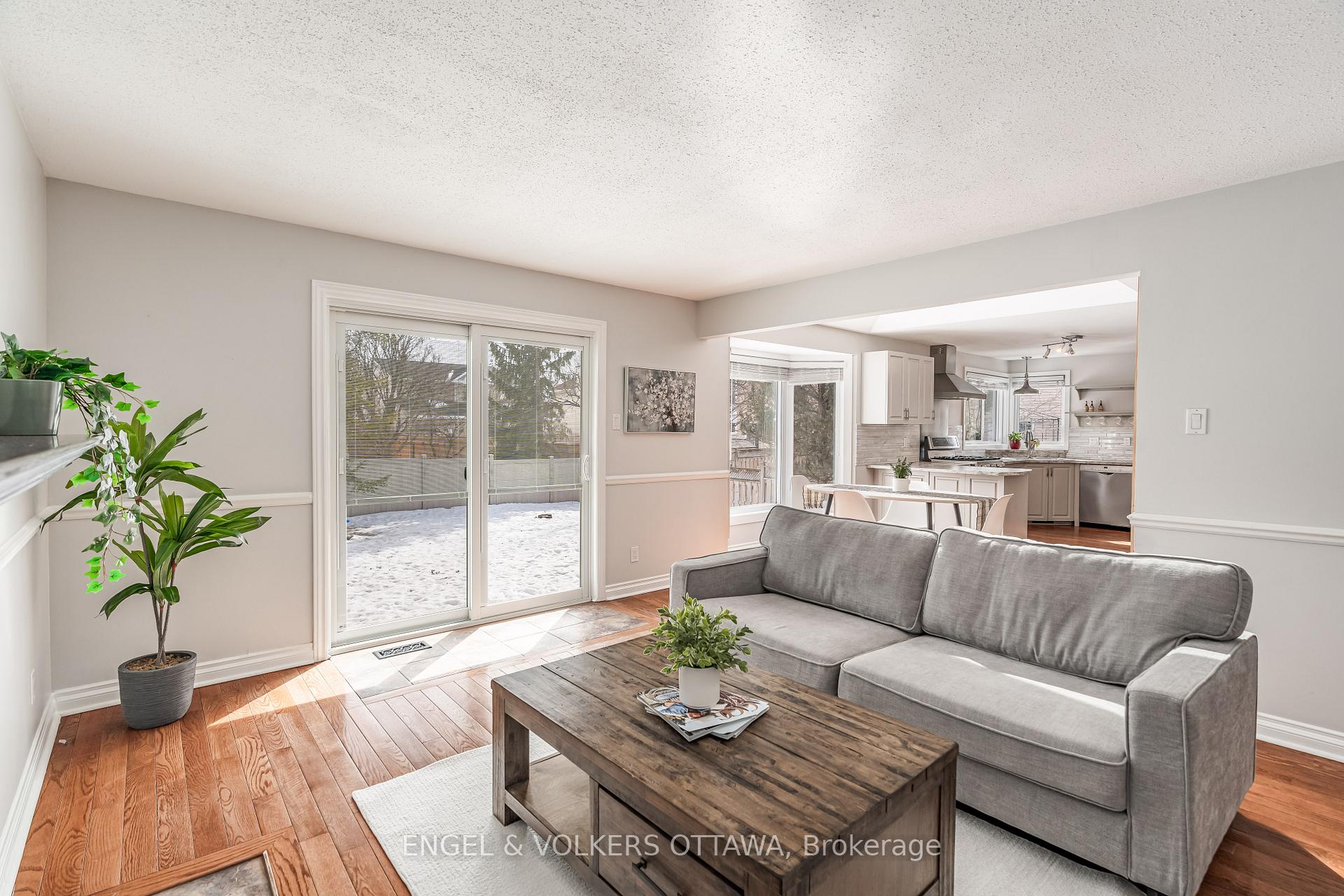 Photo 14 of 44 Chatham Gardens, Ottawa, Barrhaven - Cedargrove/Fraserdale — HOMEH